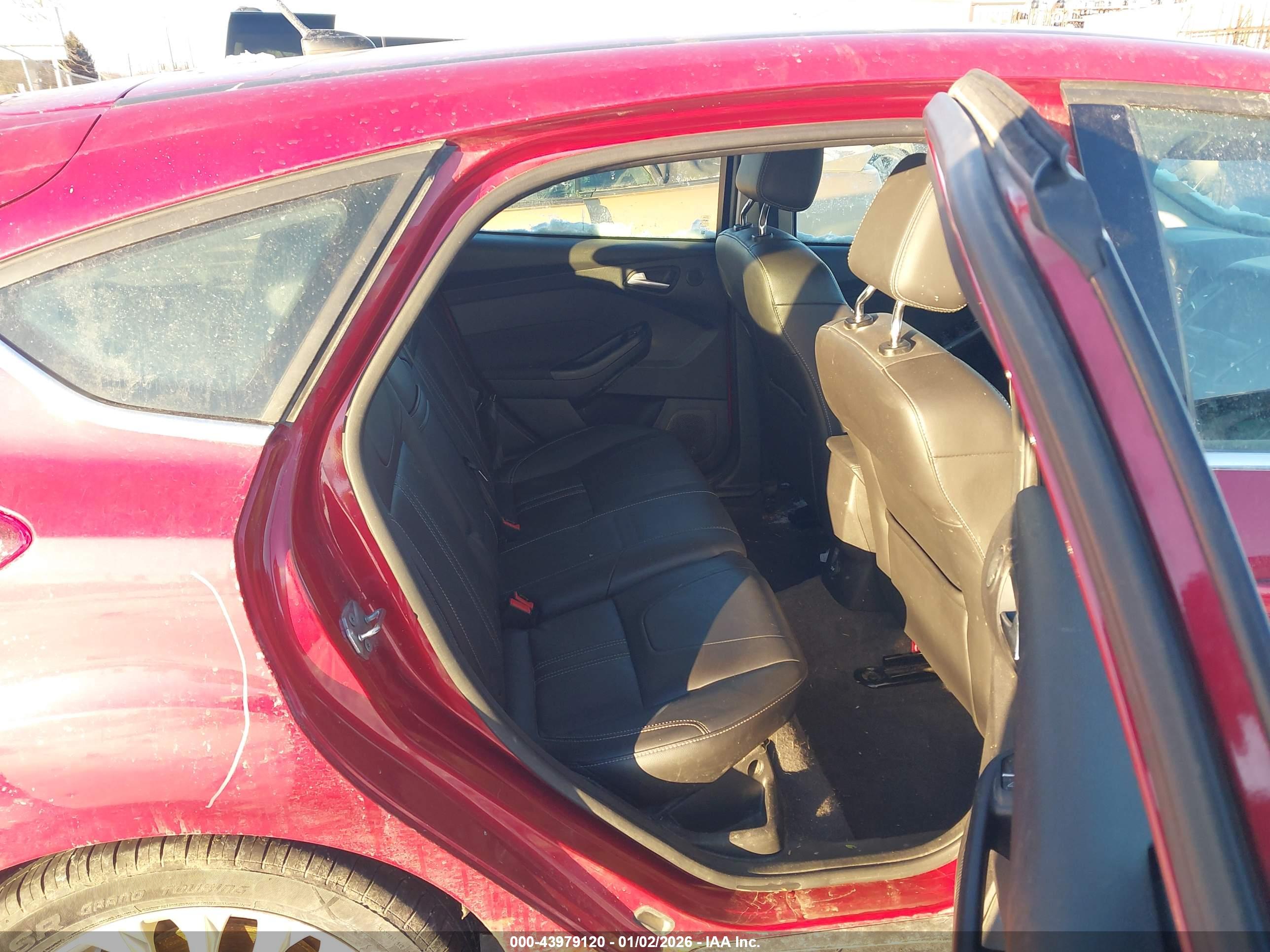 FORD FOCUS image 8