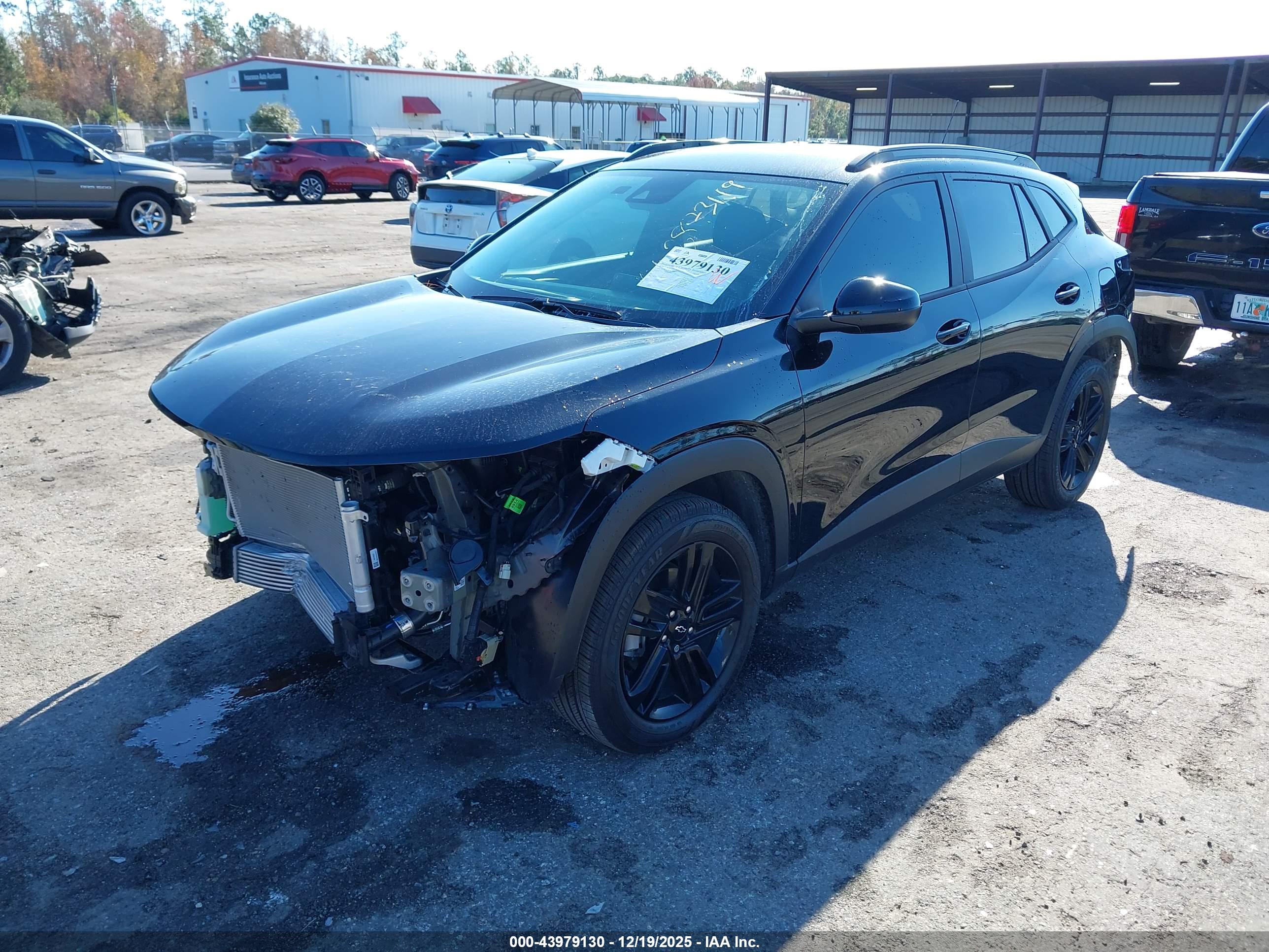 CHEVROLET TRAX image 2