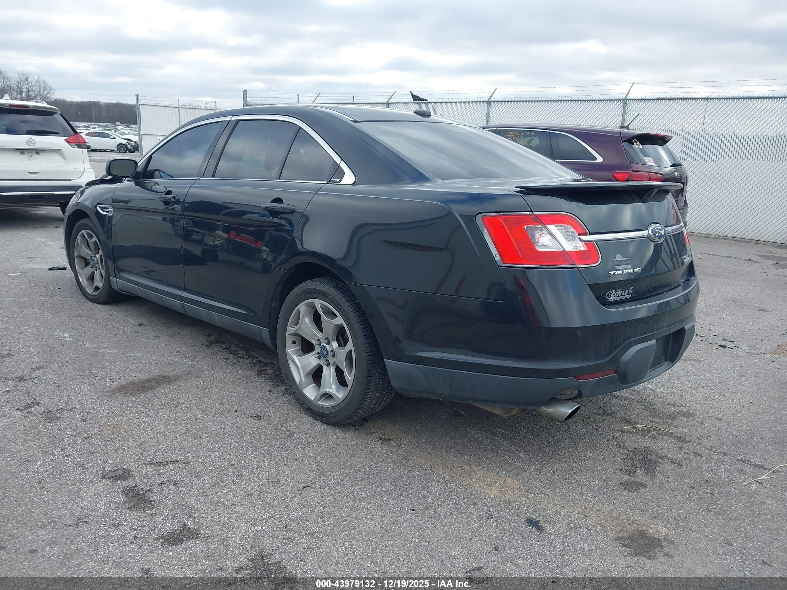 FORD TAURUS image 3