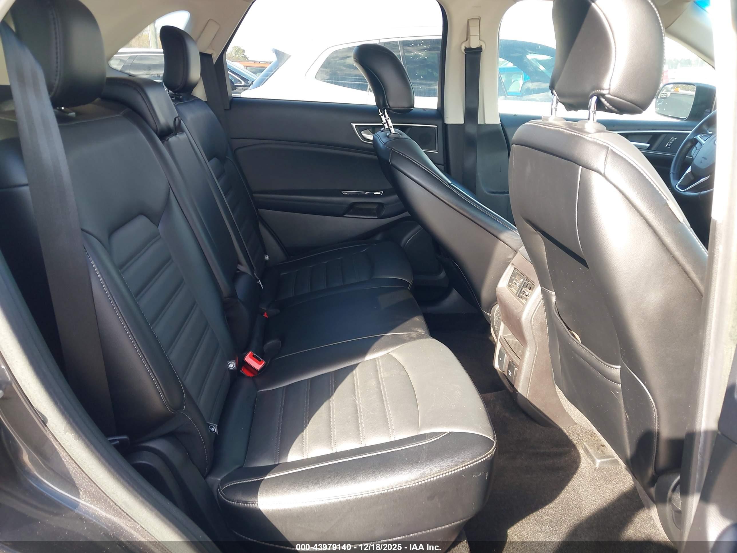 FORD EDGE image 8