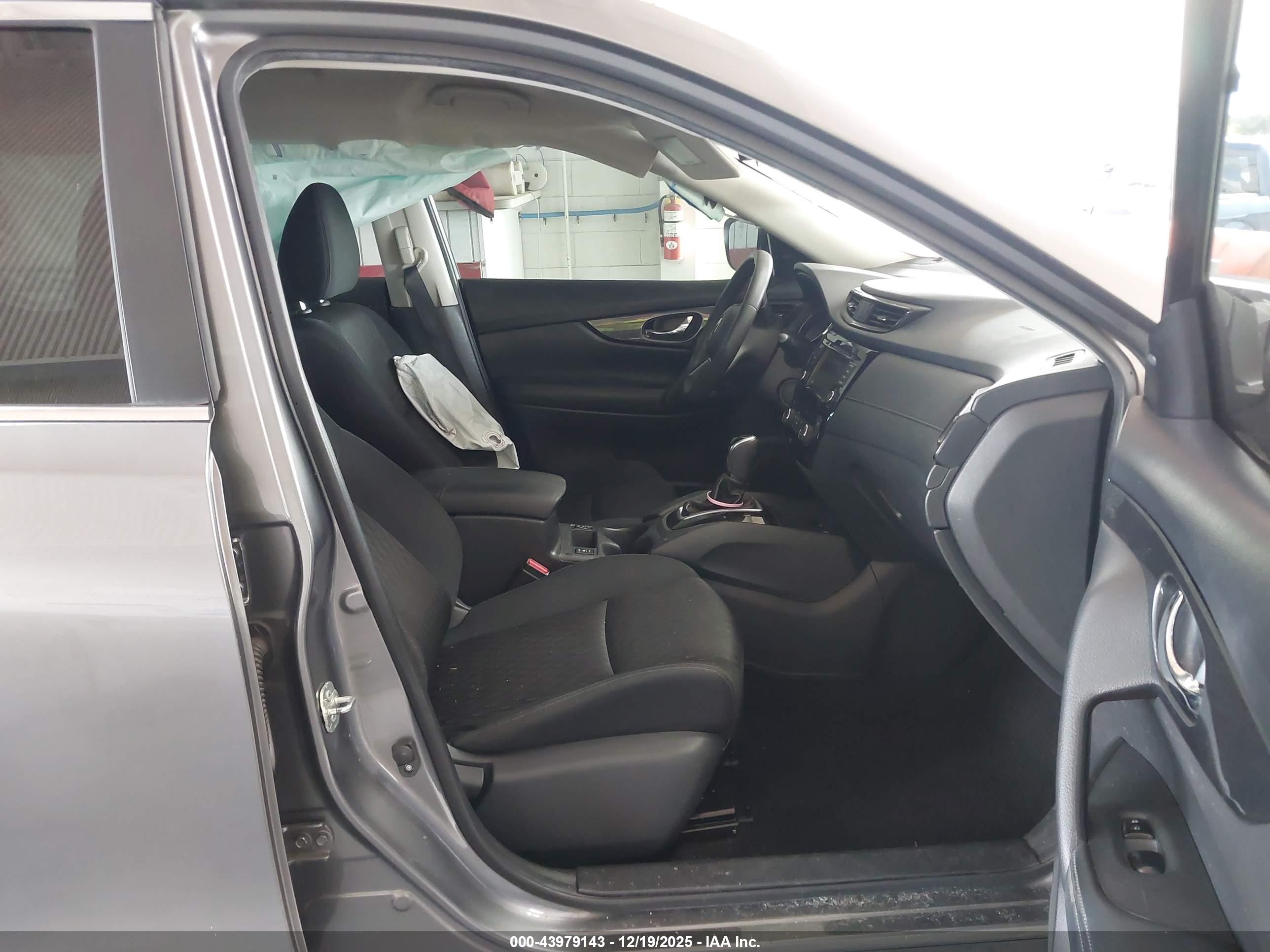 NISSAN ROGUE image 5