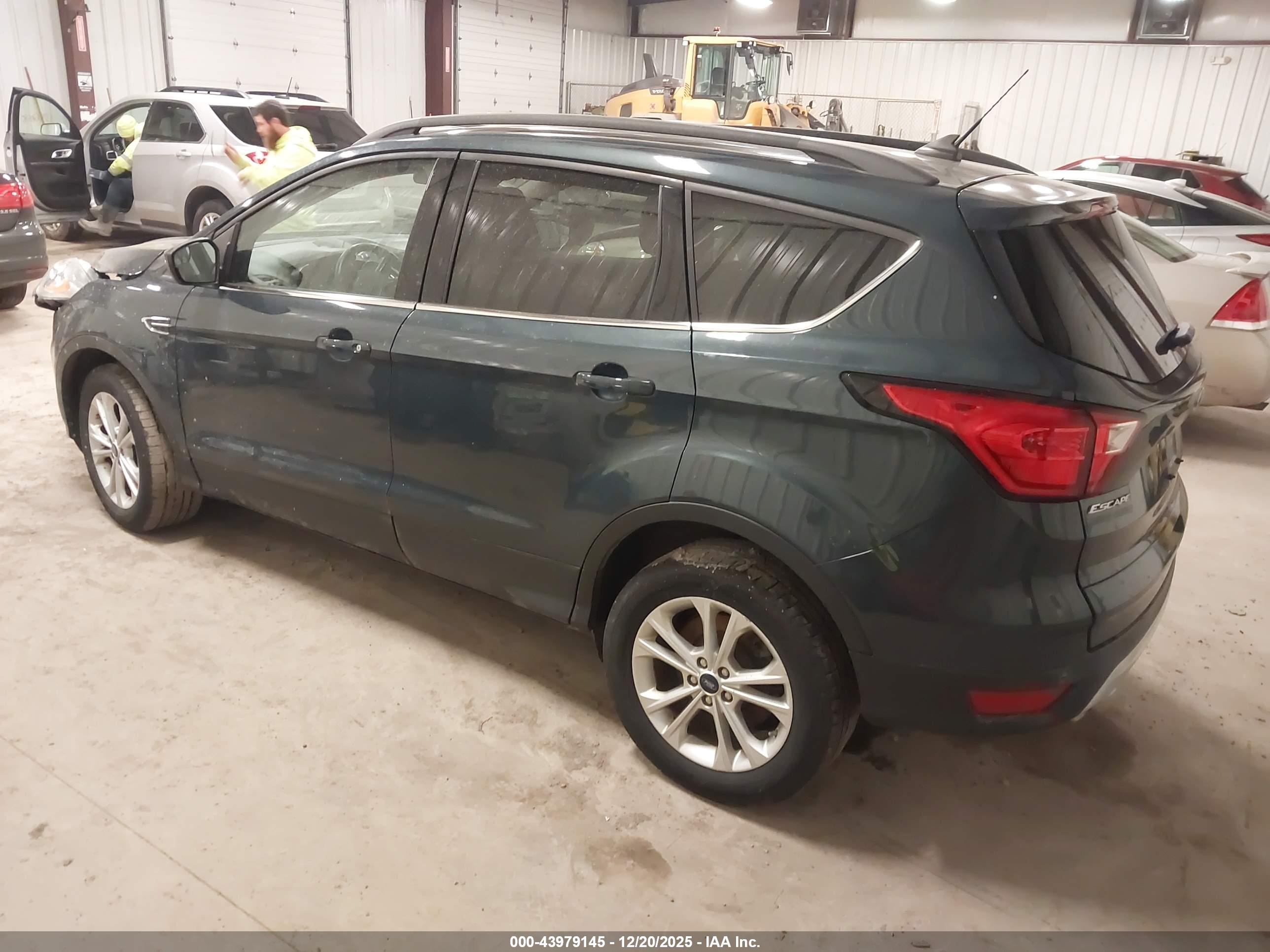 FORD ESCAPE image 3