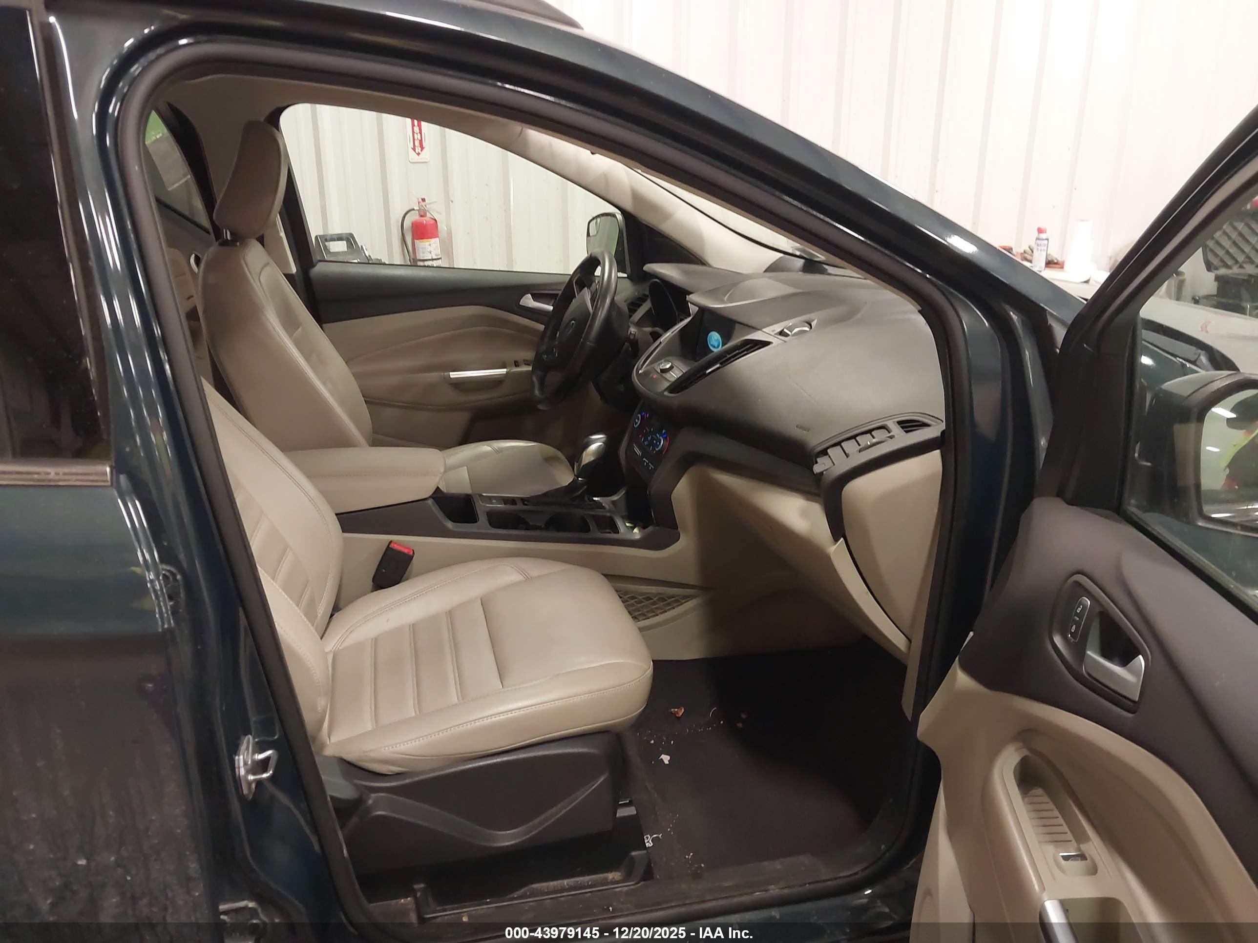 FORD ESCAPE image 5
