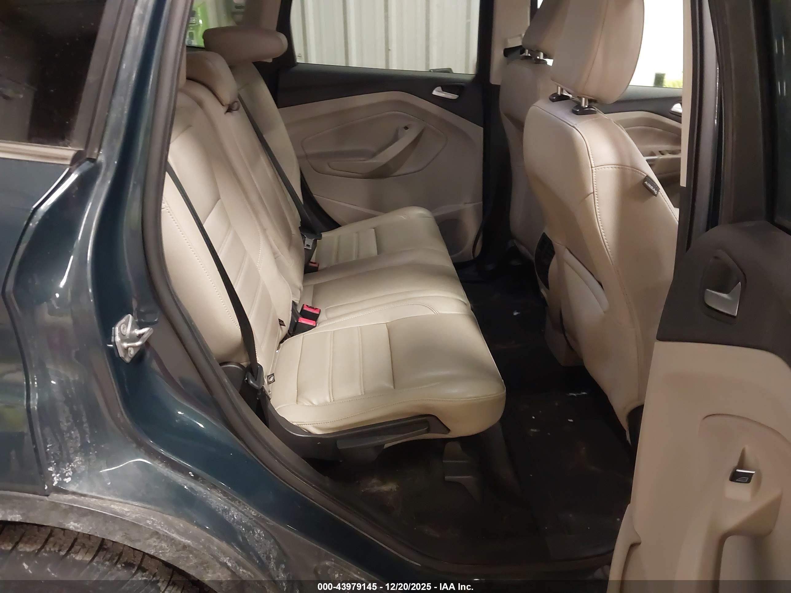 FORD ESCAPE image 8