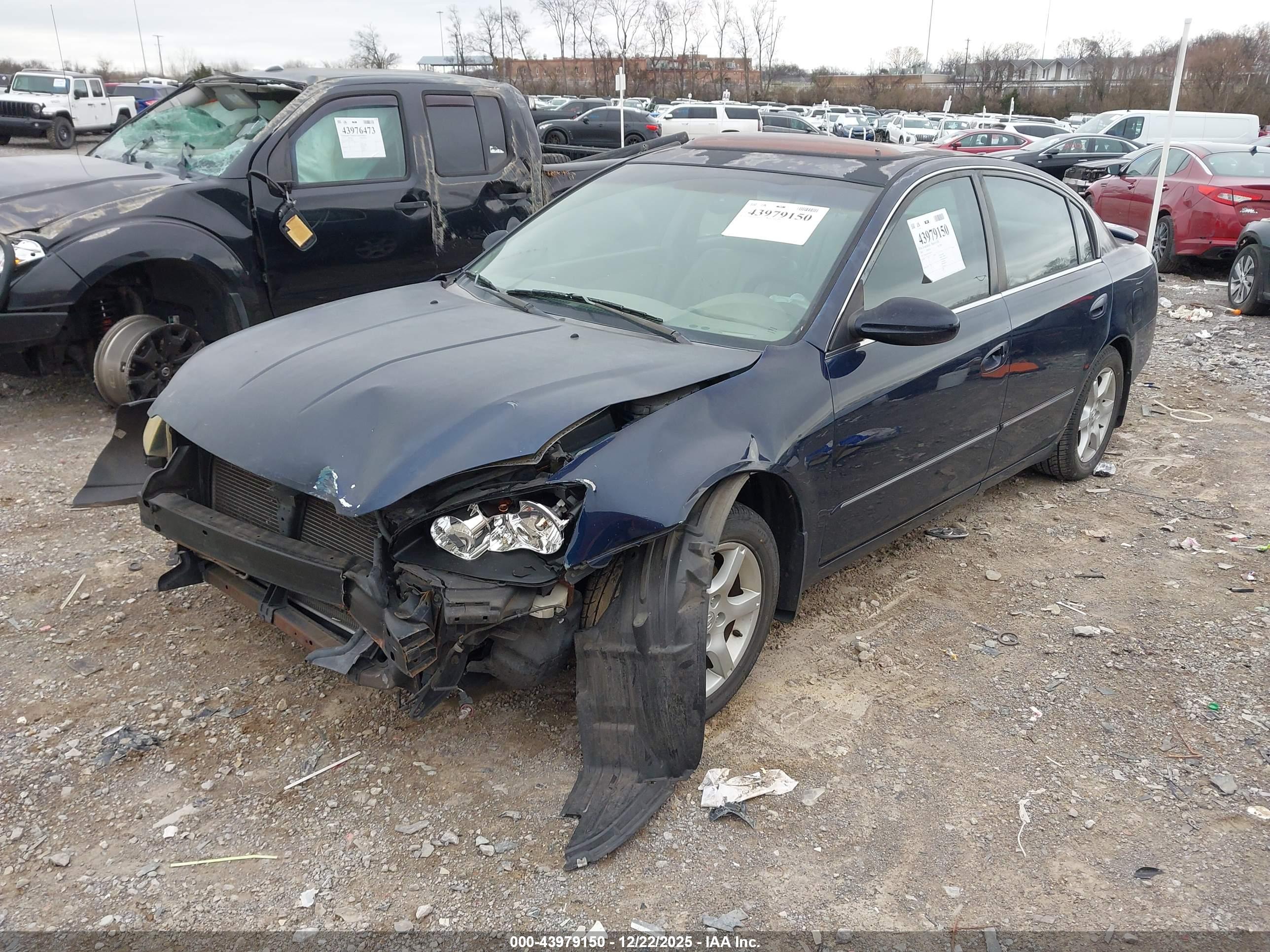 NISSAN ALTIMA image 2