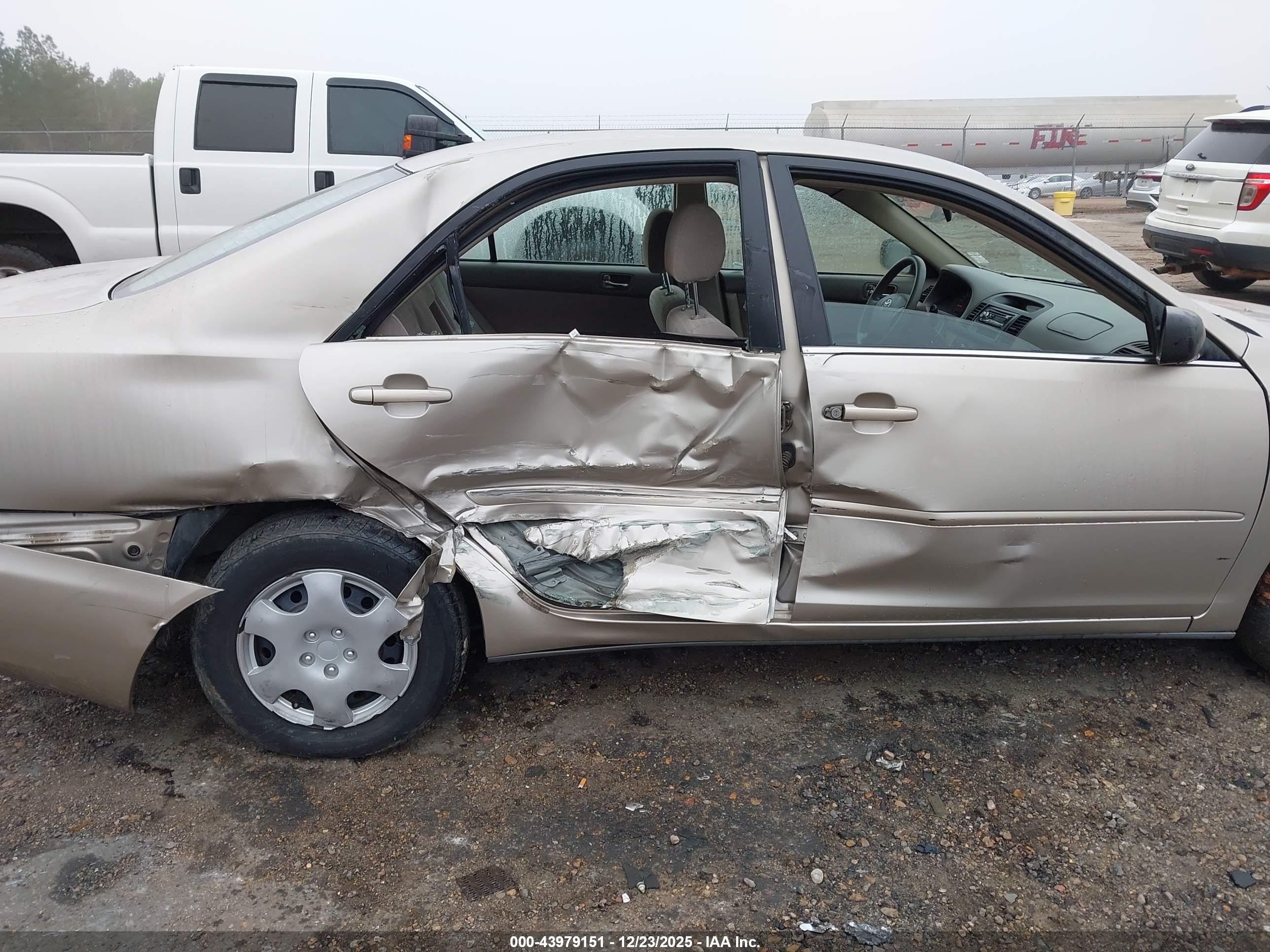 TOYOTA CAMRY image 6