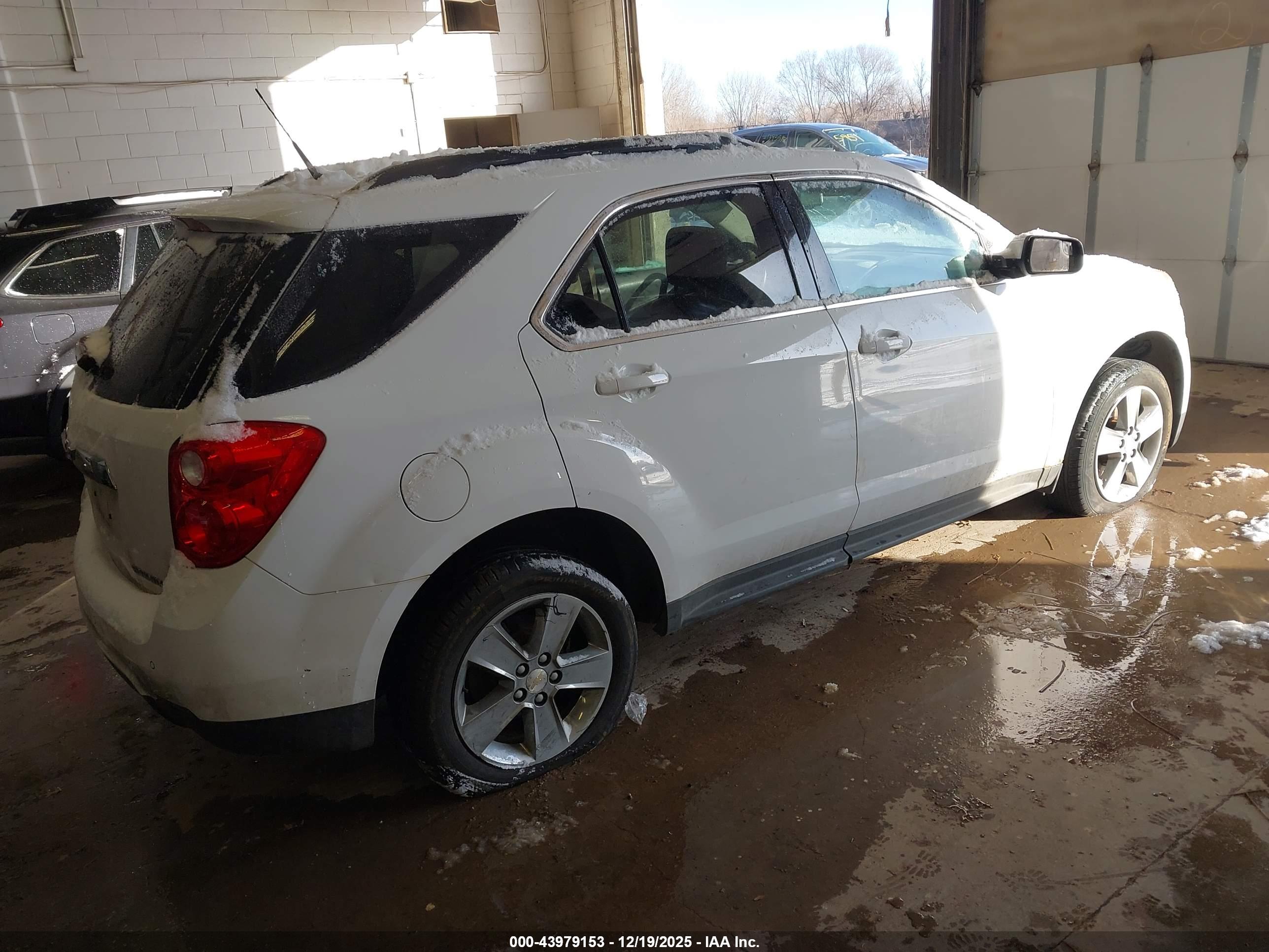 CHEVROLET EQUINOX image 4