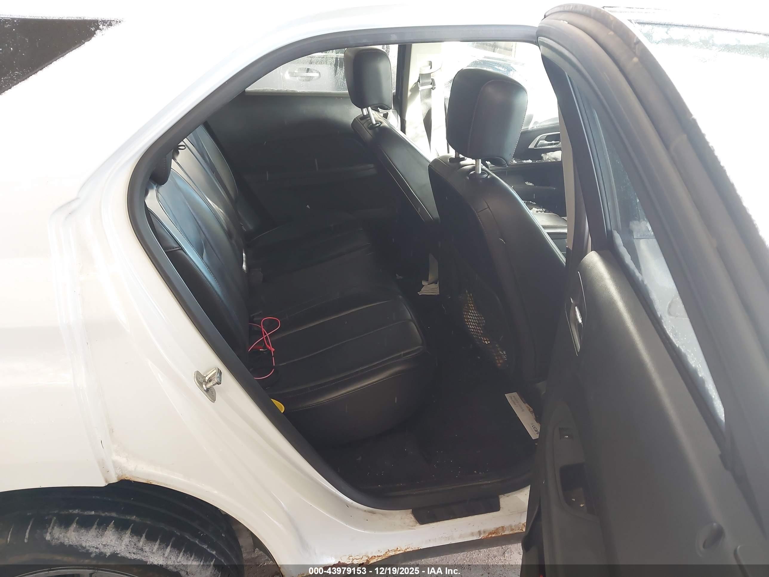 CHEVROLET EQUINOX image 8