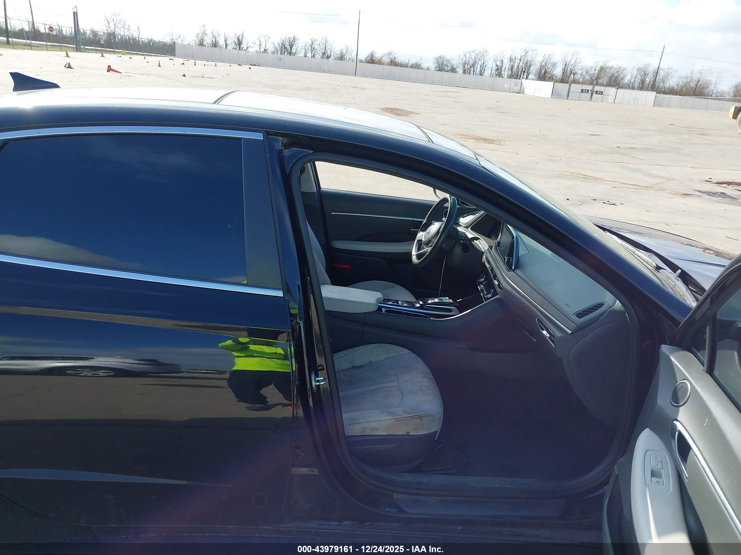 HYUNDAI SONATA image 5