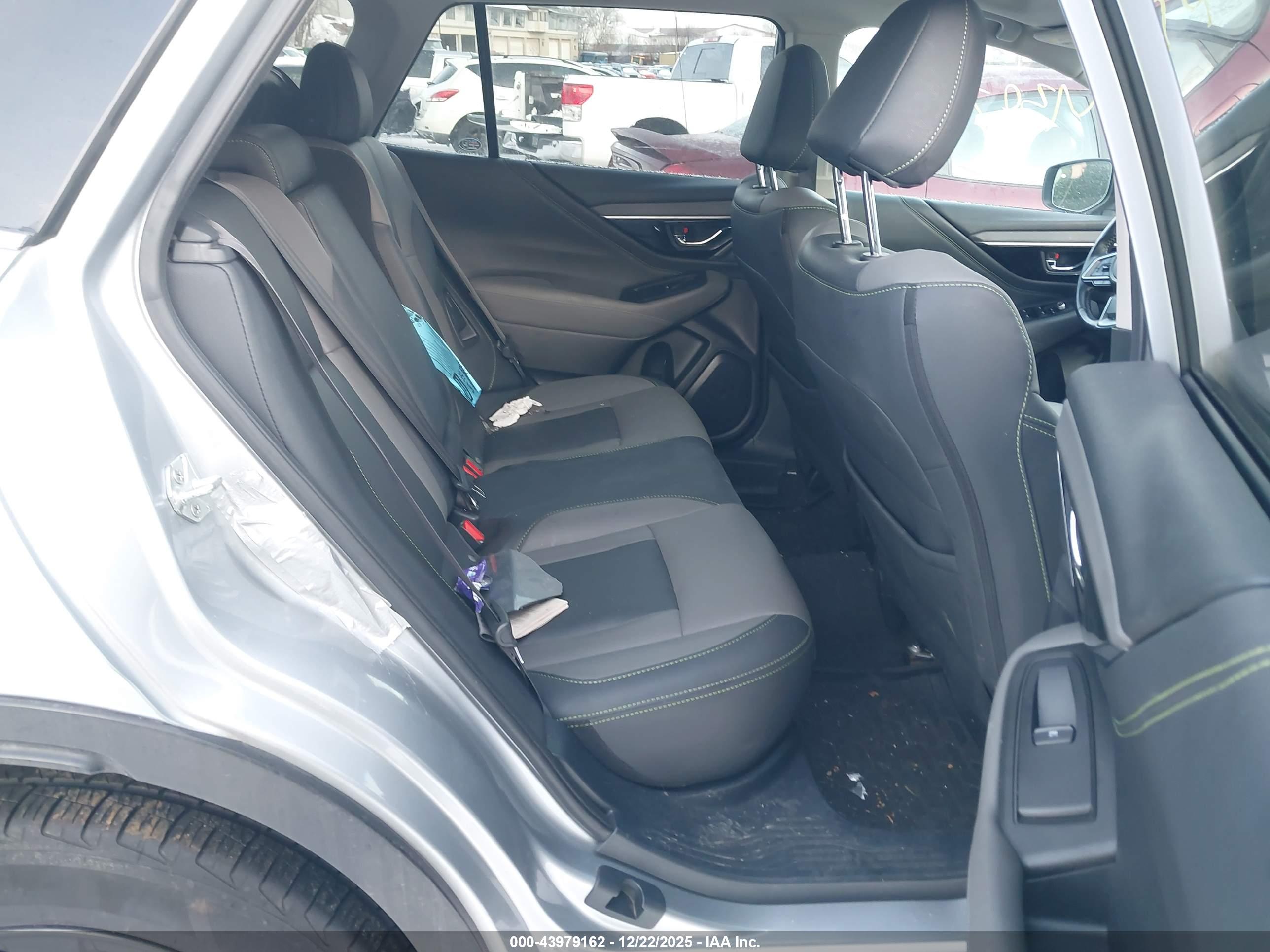 SUBARU OUTBACK image 8