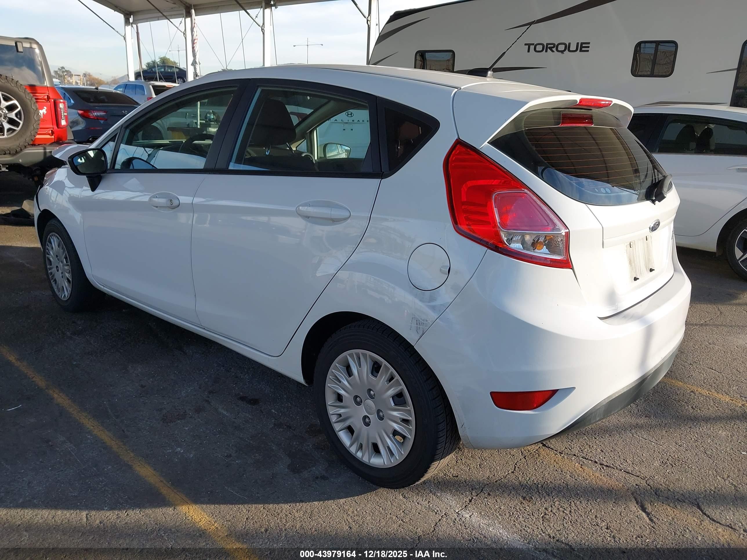 FORD FIESTA image 3