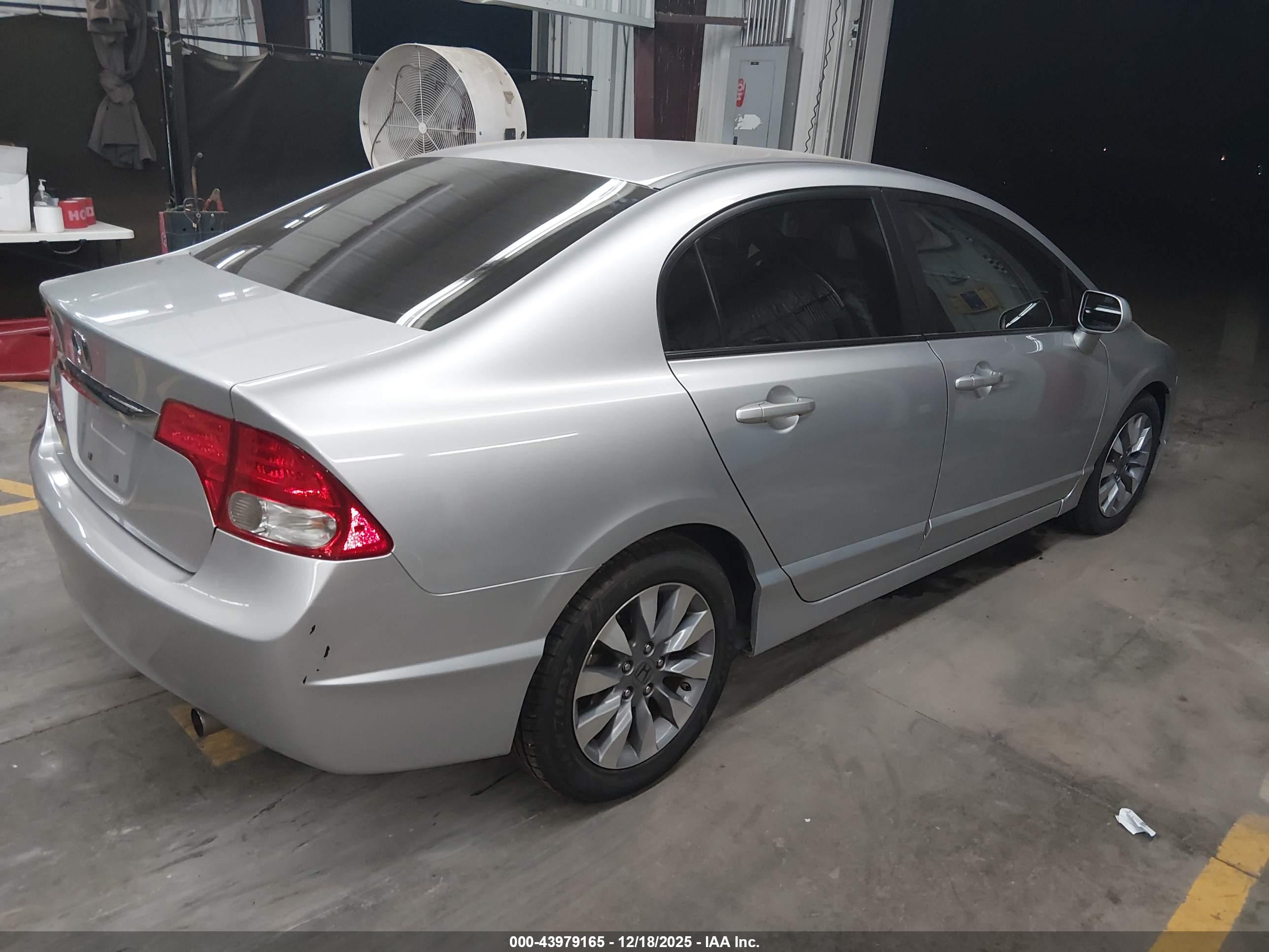 HONDA CIVIC image 4