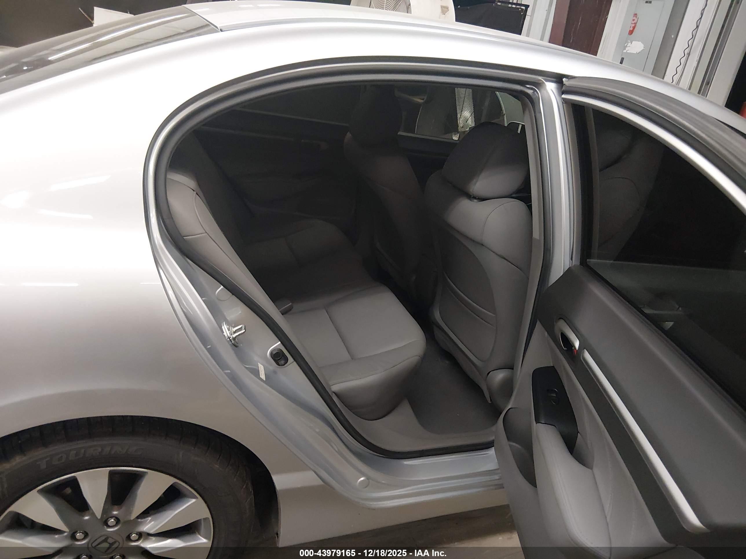 HONDA CIVIC image 8