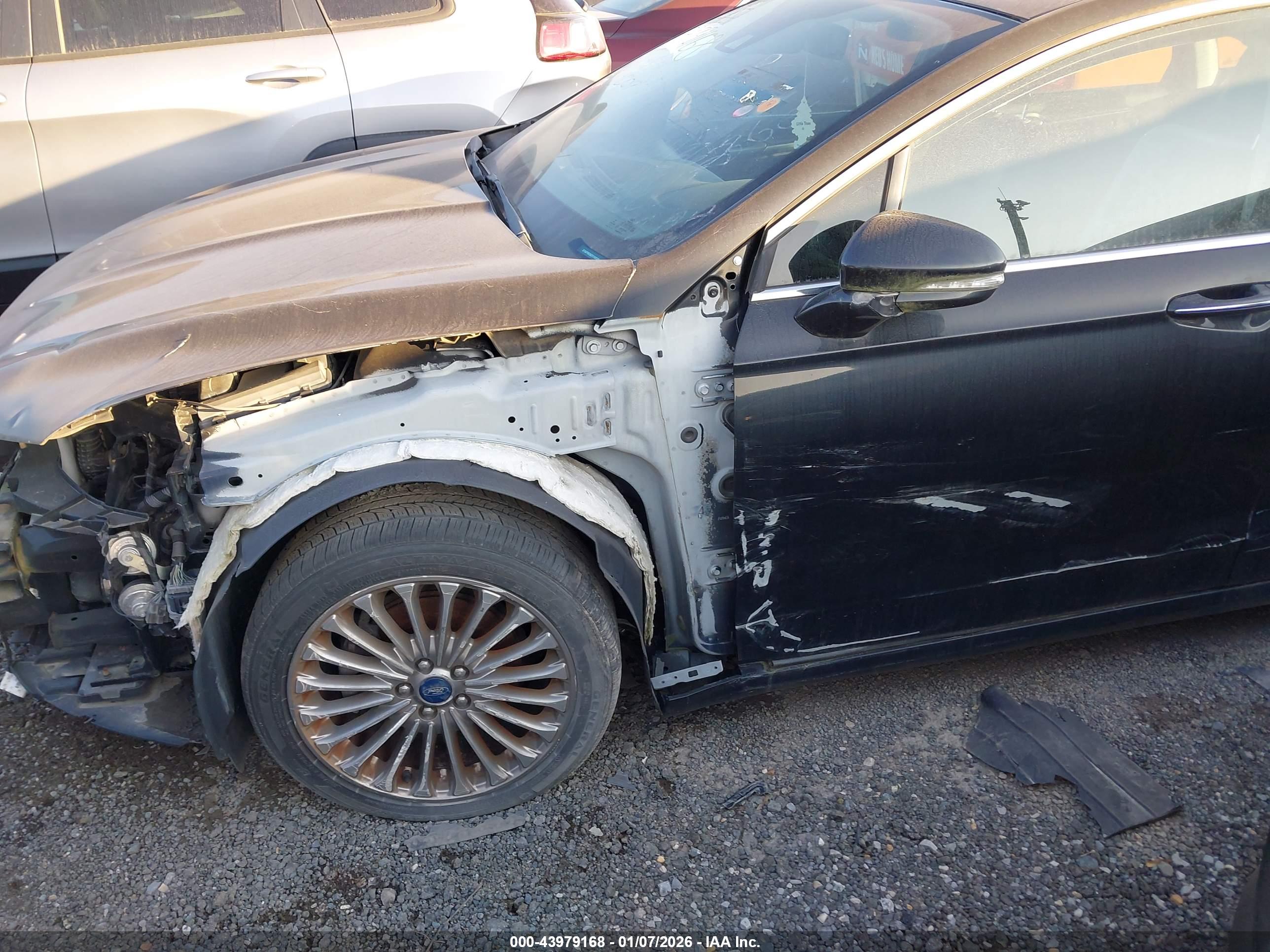 FORD FUSION image 6