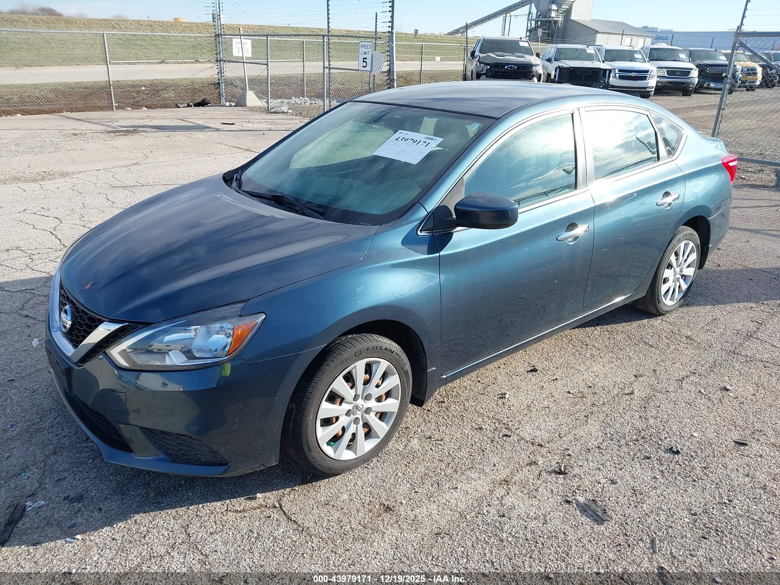 NISSAN SENTRA image 2