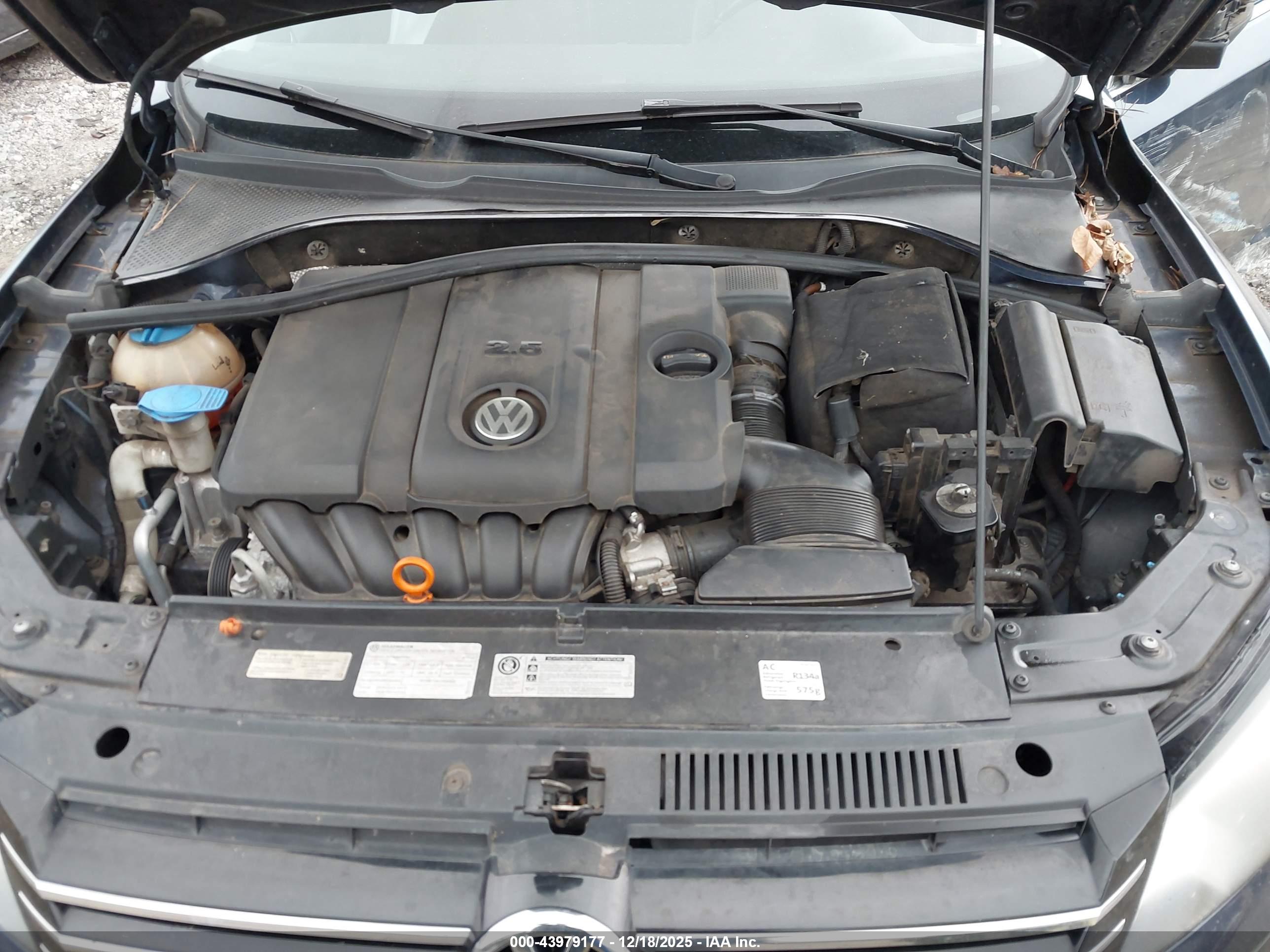 VOLKSWAGEN PASSAT image 10