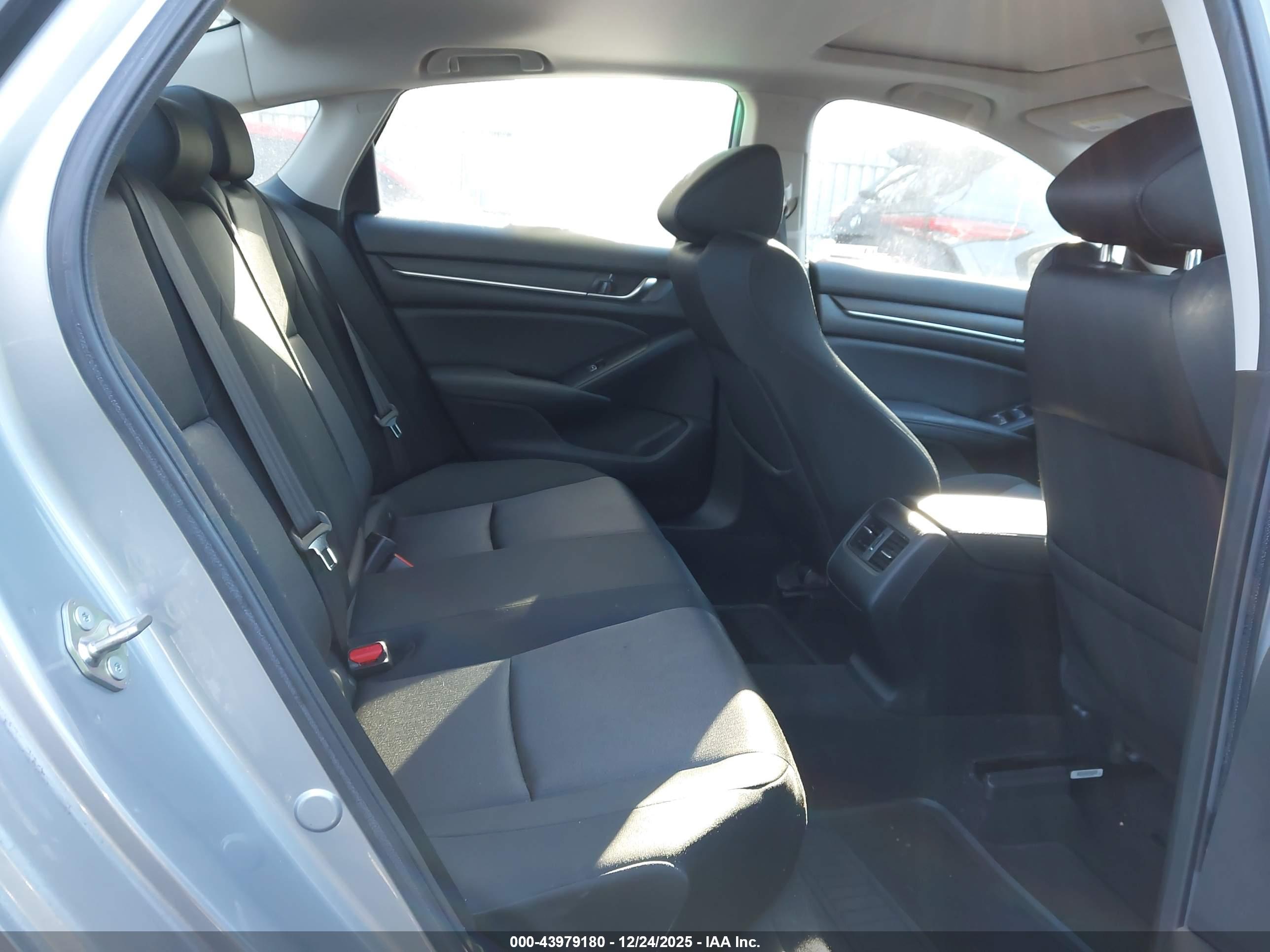 HONDA ACCORD image 8