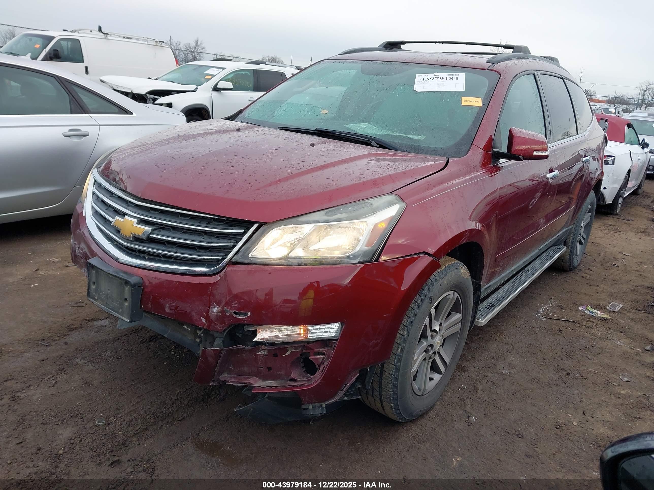 CHEVROLET TRAVERSE image 2