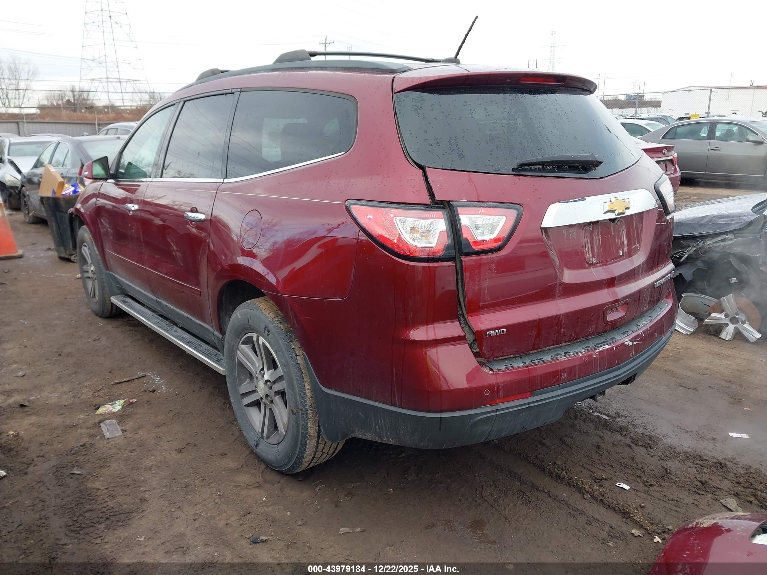 CHEVROLET TRAVERSE image 3