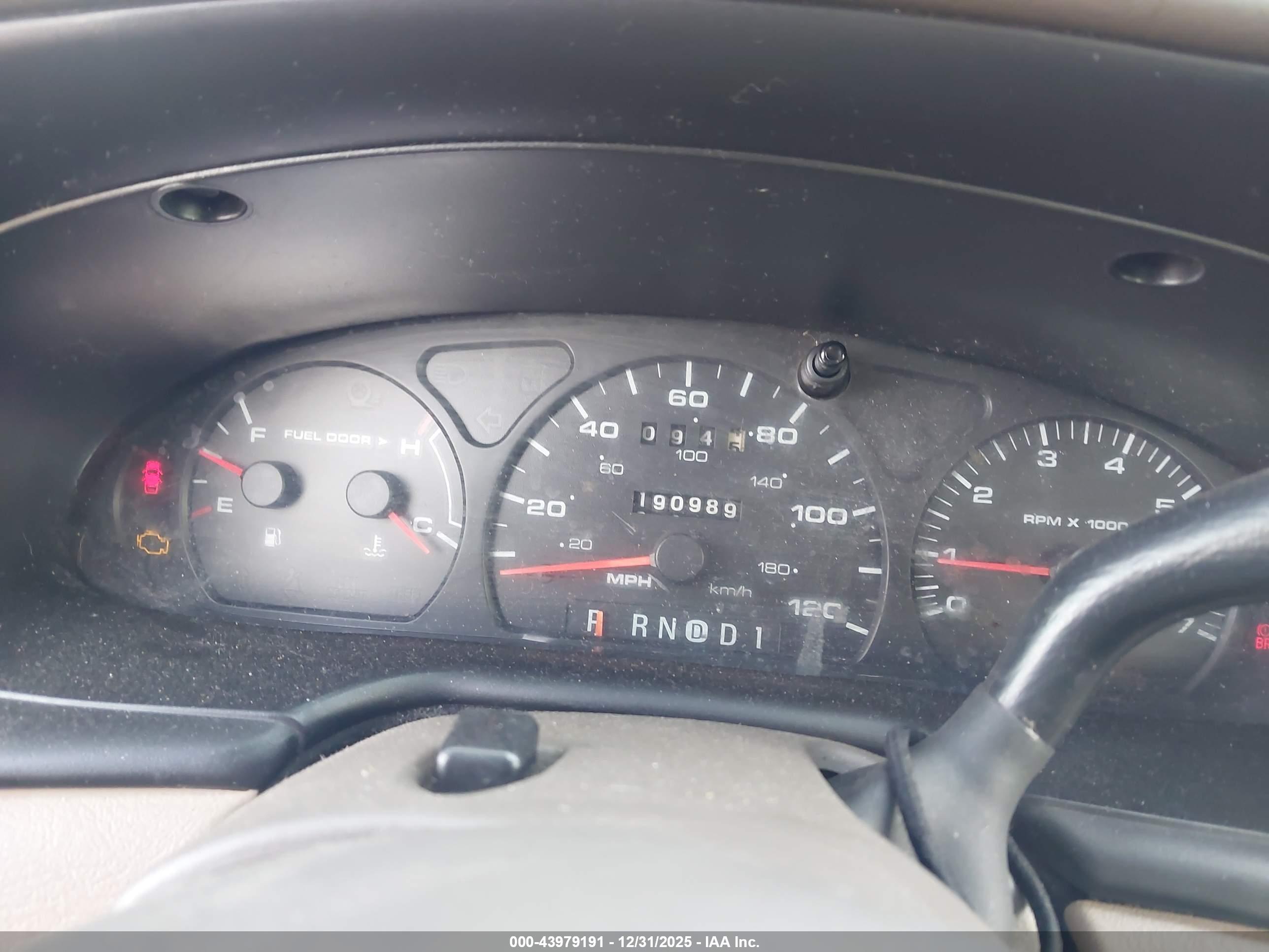 FORD TAURUS image 7