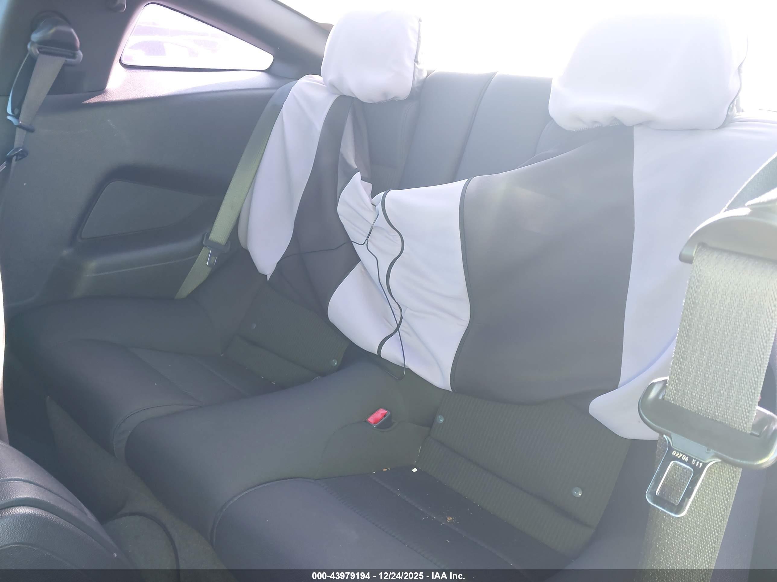 FORD MUSTANG image 8
