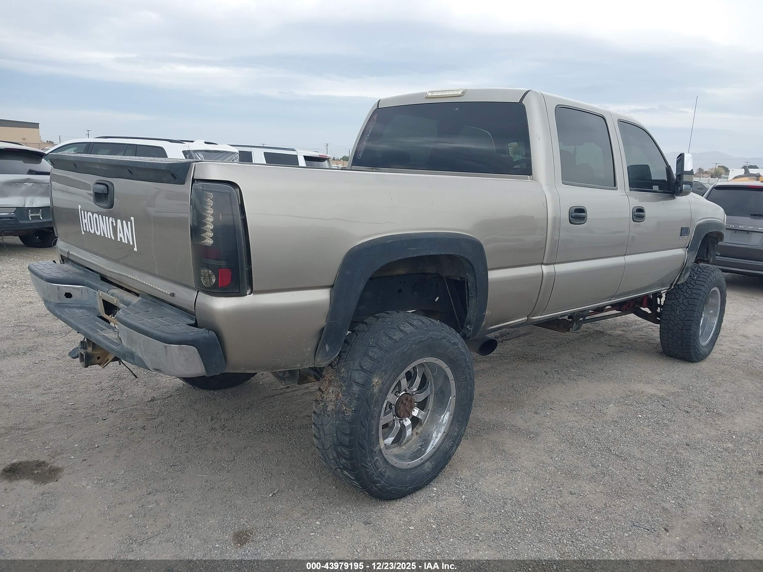 GMC SIERRA image 4