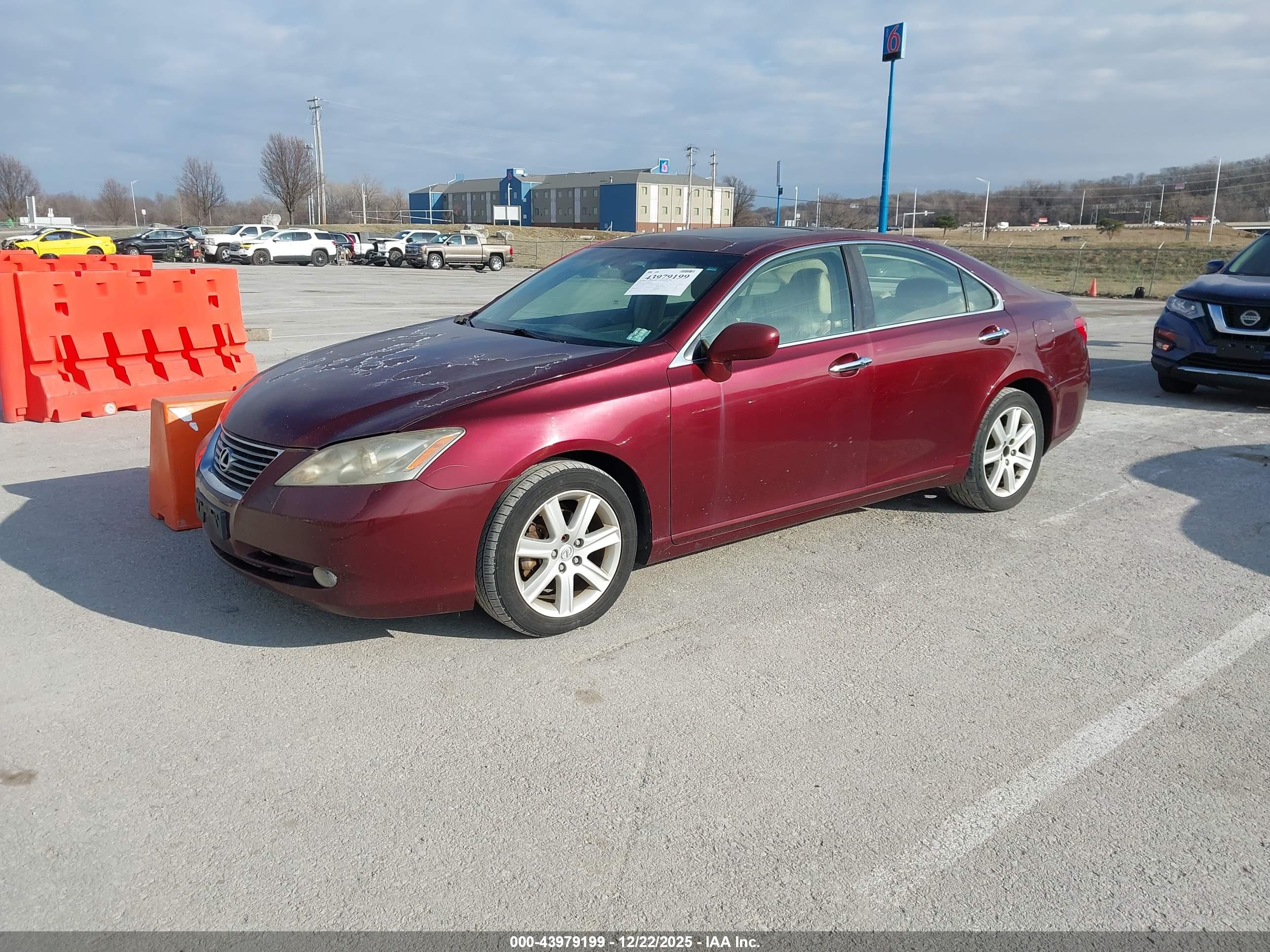 LEXUS ES image 2