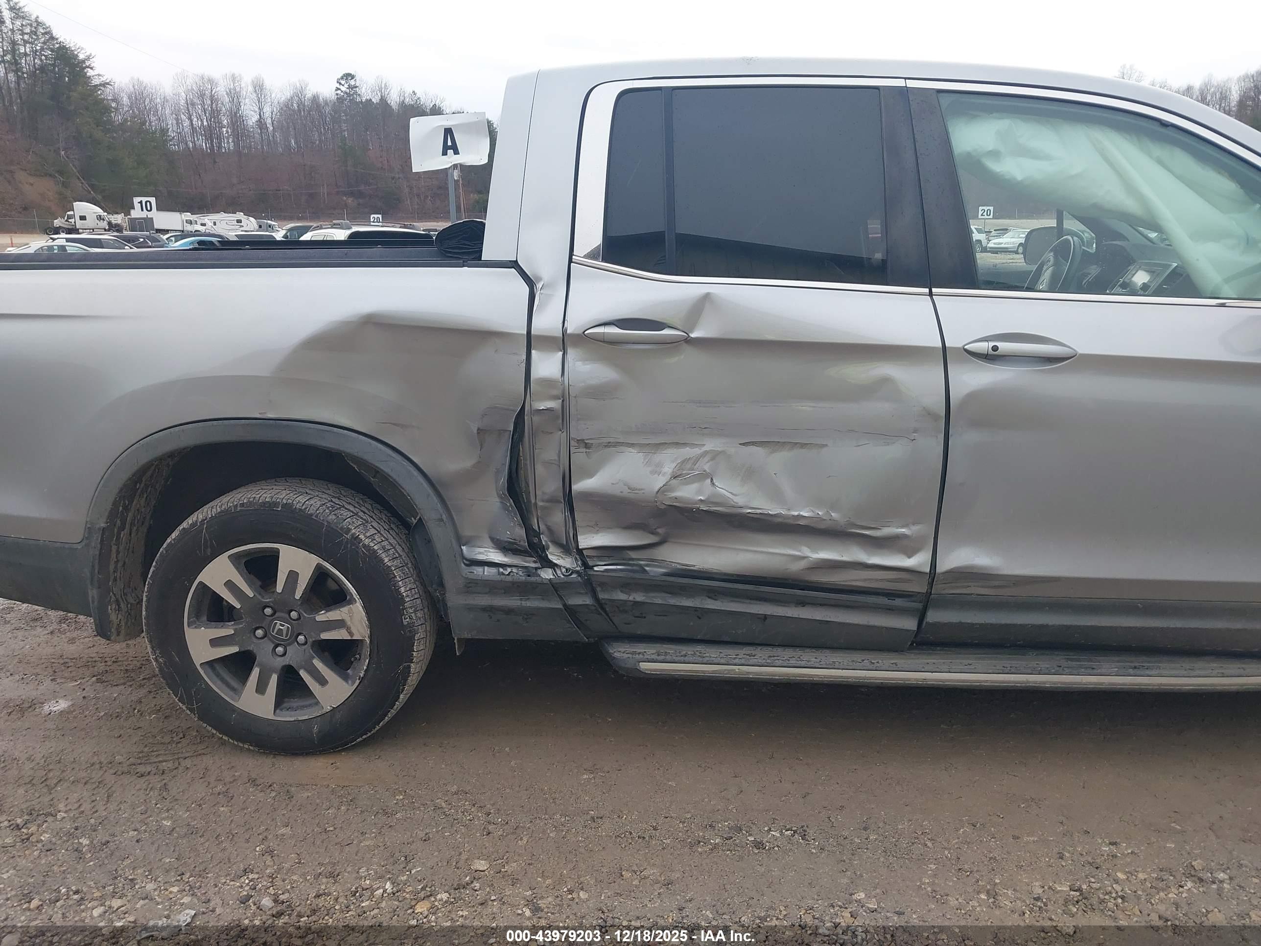 HONDA RIDGELINE image 6