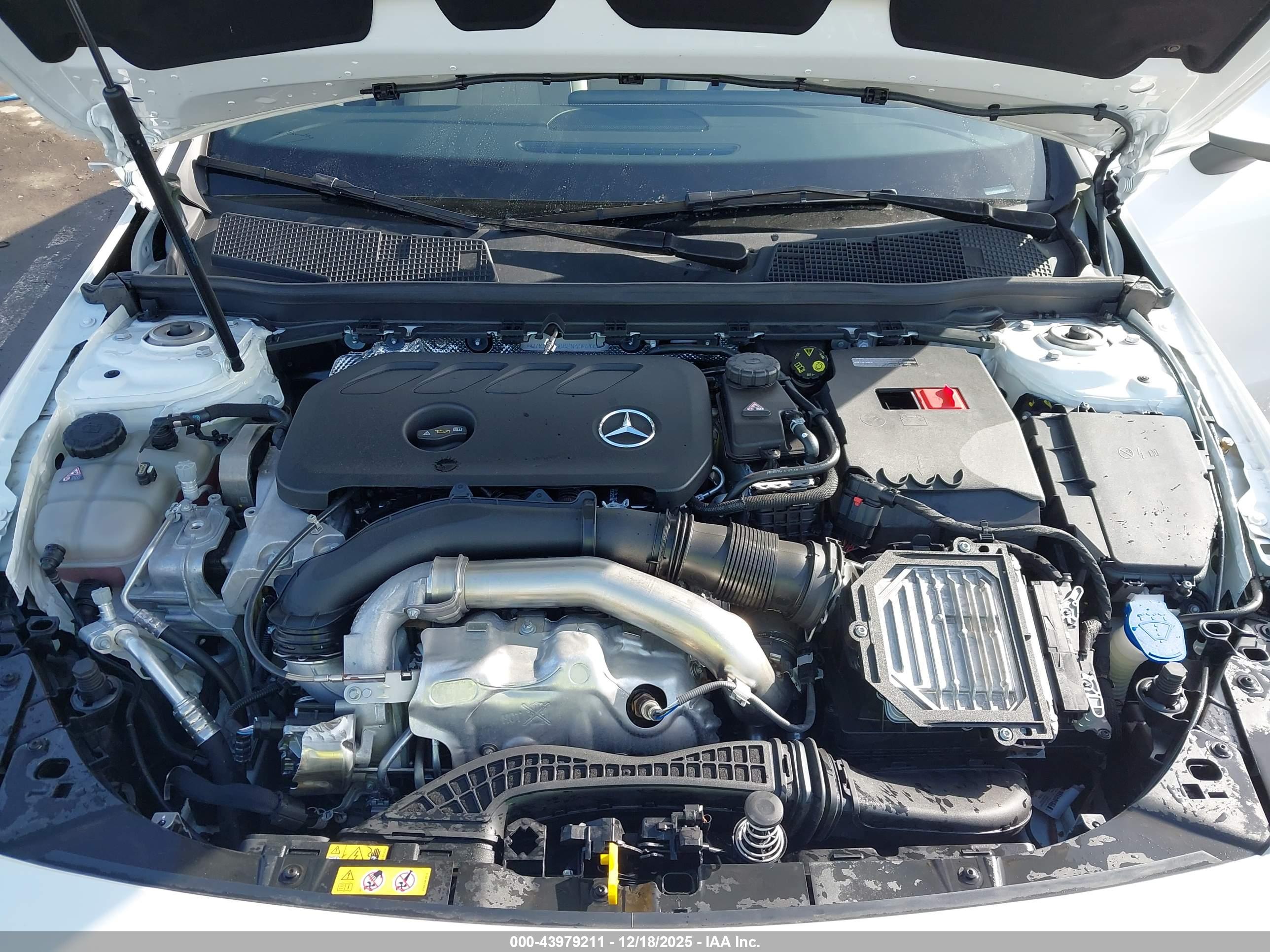 MERCEDES-BENZ CLA image 10