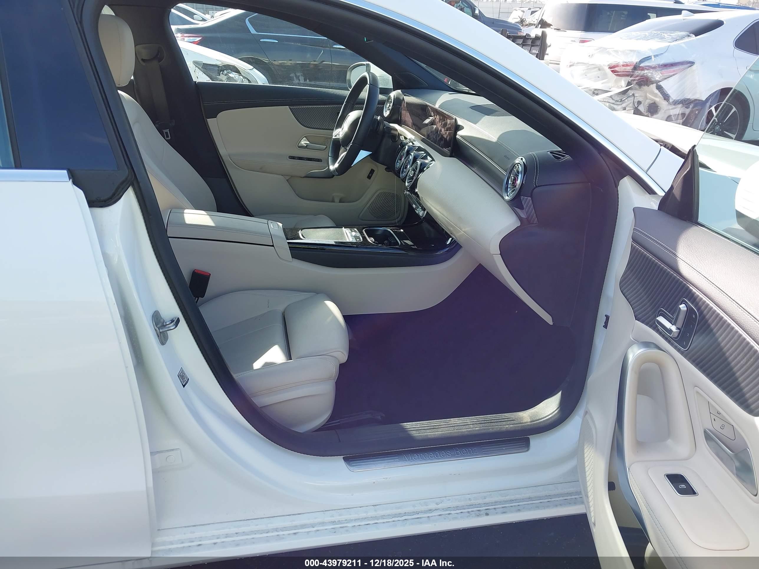 MERCEDES-BENZ CLA image 5