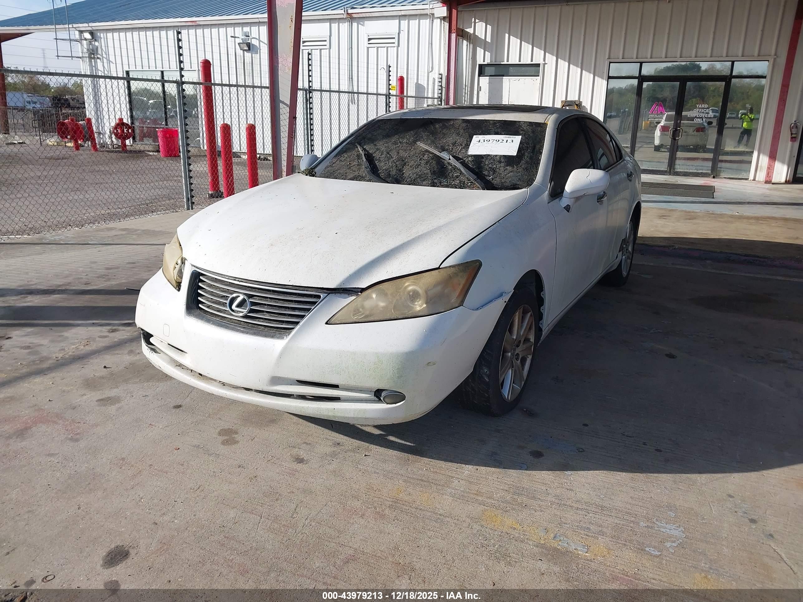 LEXUS ES image 2
