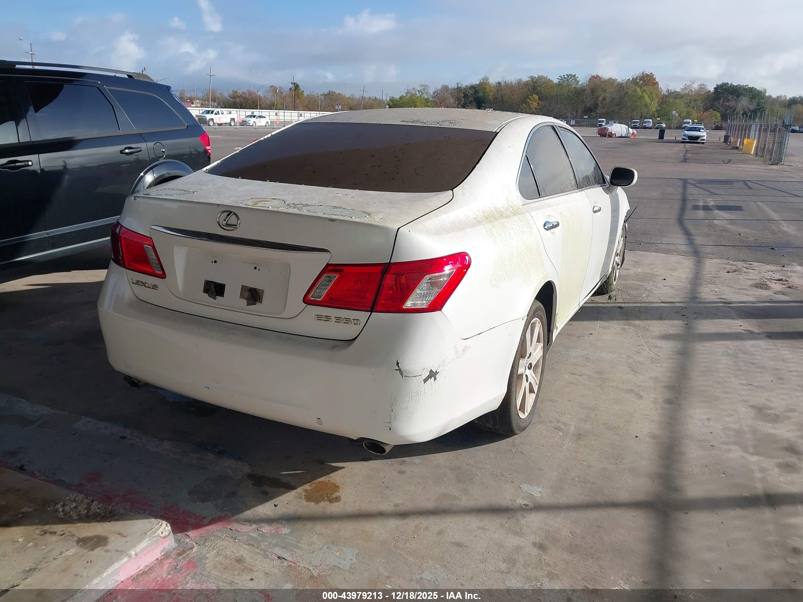 LEXUS ES image 4