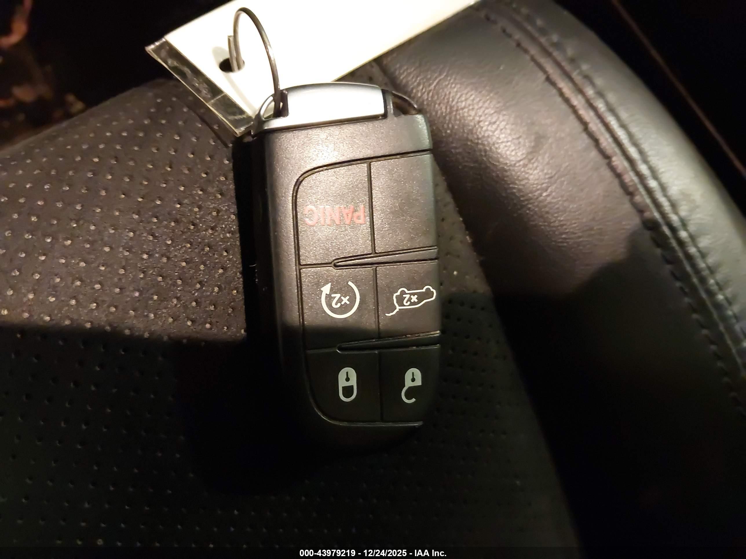 JEEP GRAND image 11