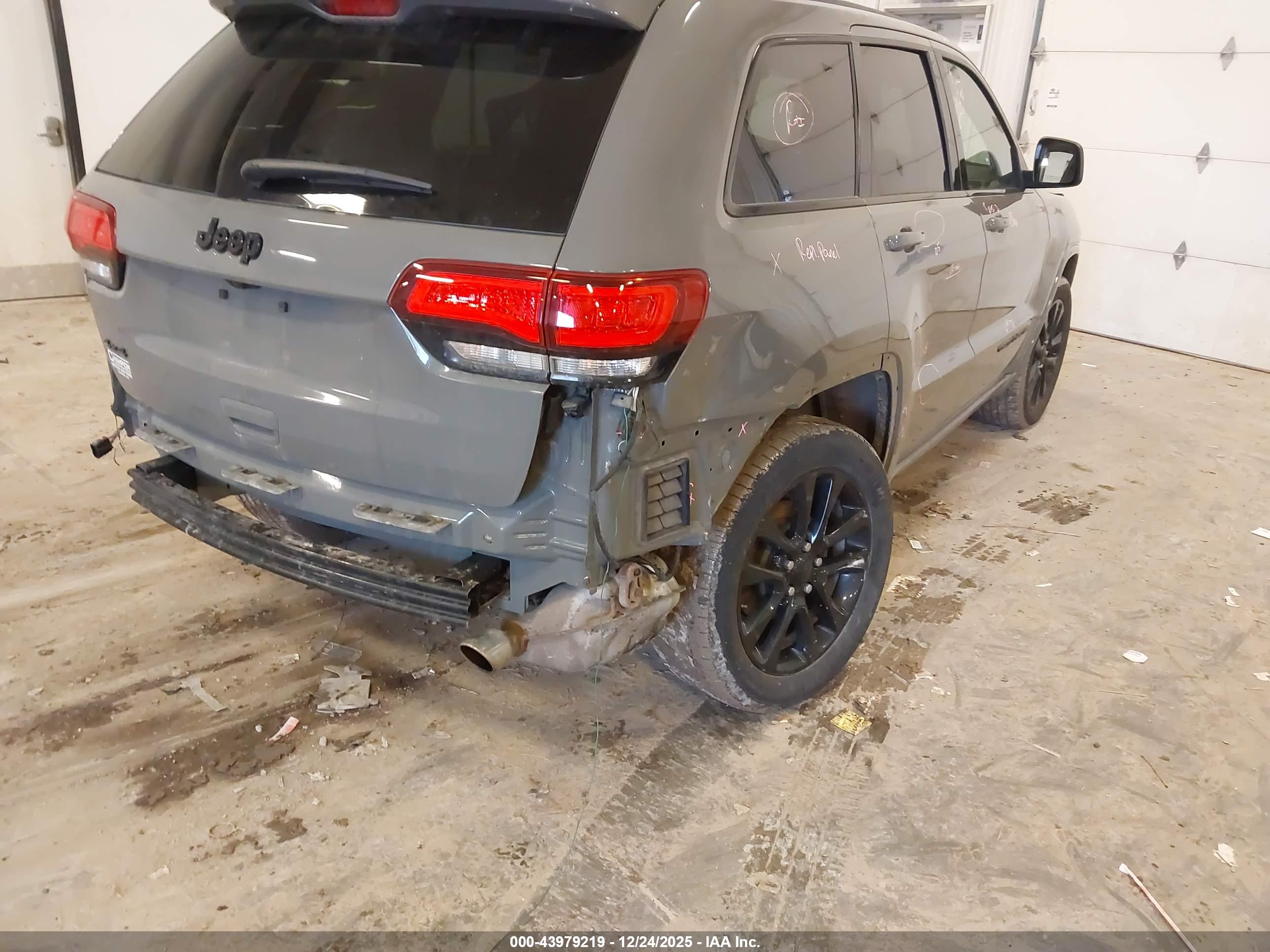 JEEP GRAND image 6