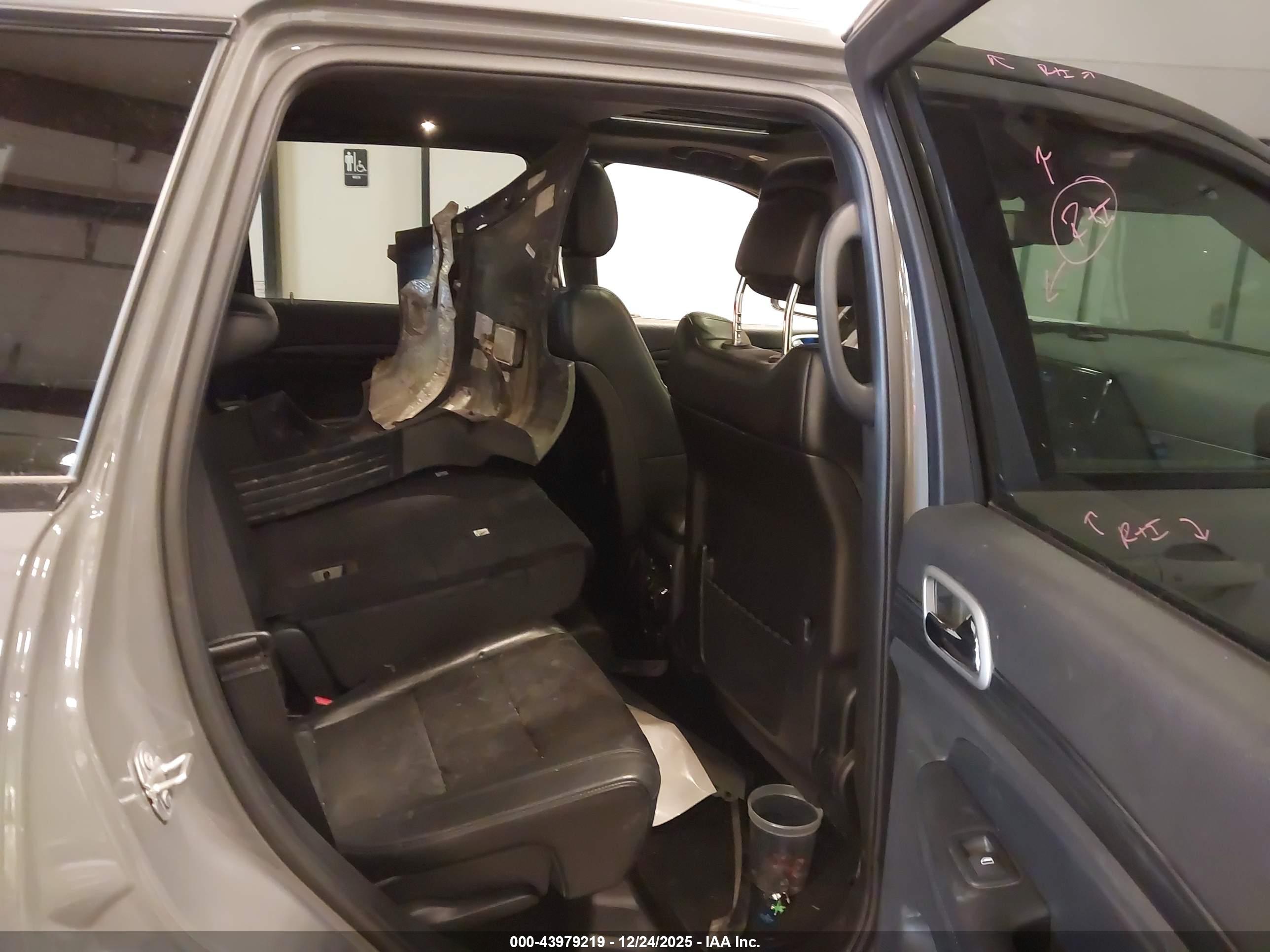 JEEP GRAND image 8