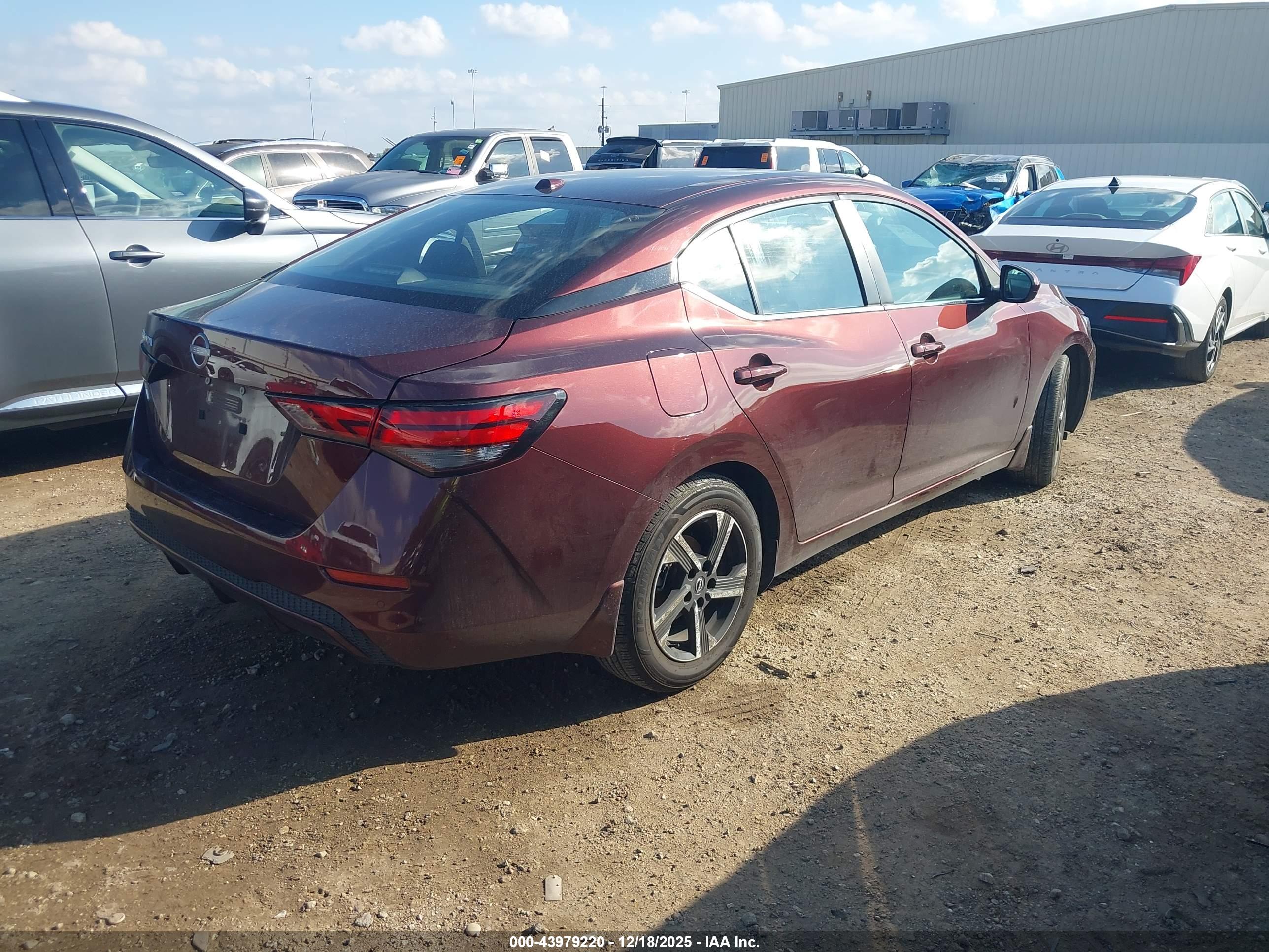 NISSAN SENTRA image 4