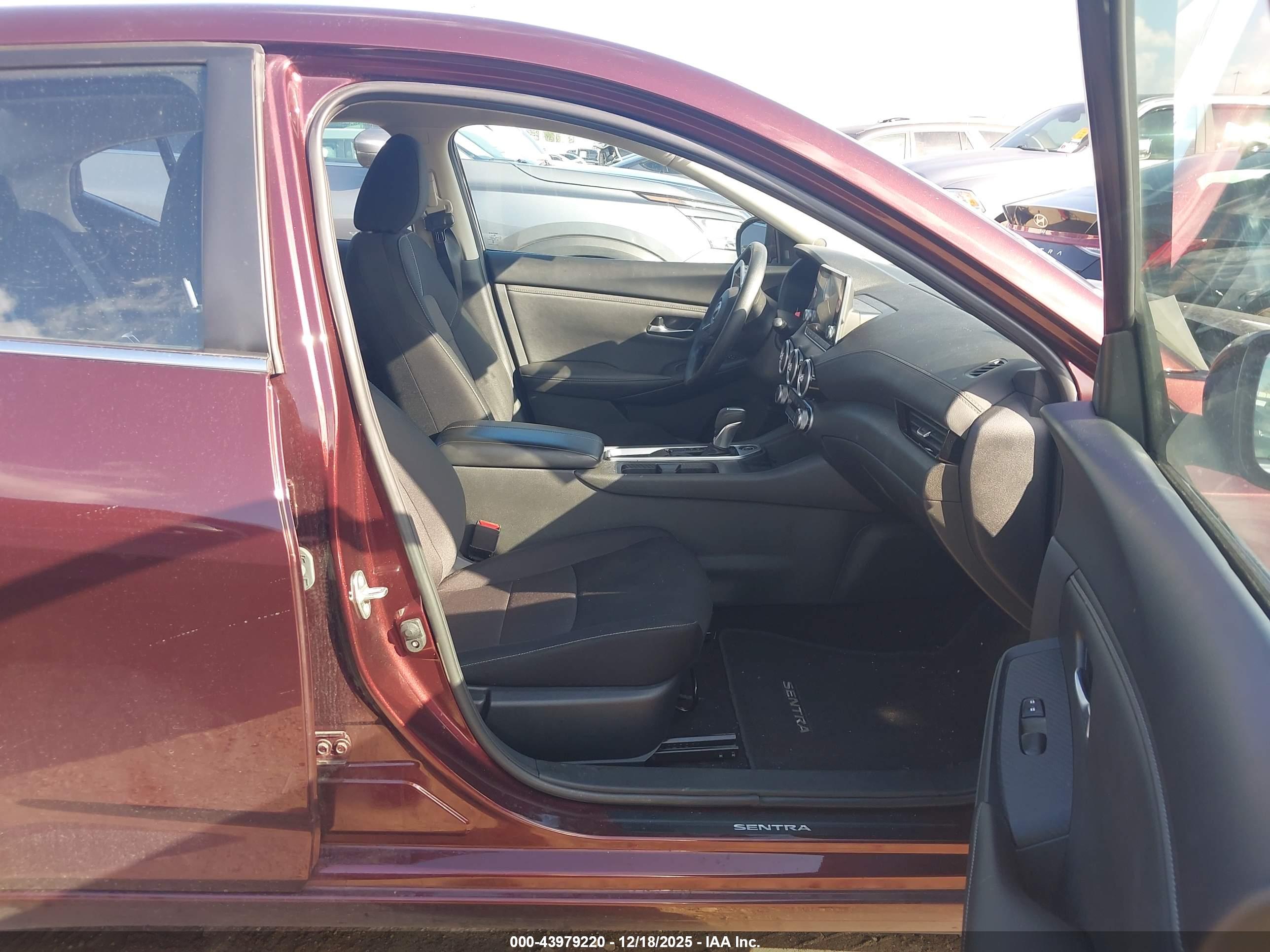 NISSAN SENTRA image 5