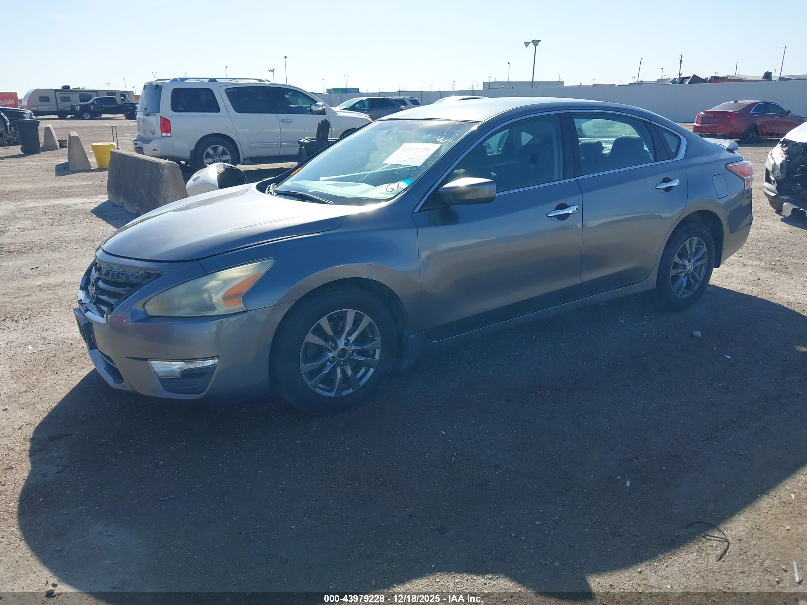 NISSAN ALTIMA image 2