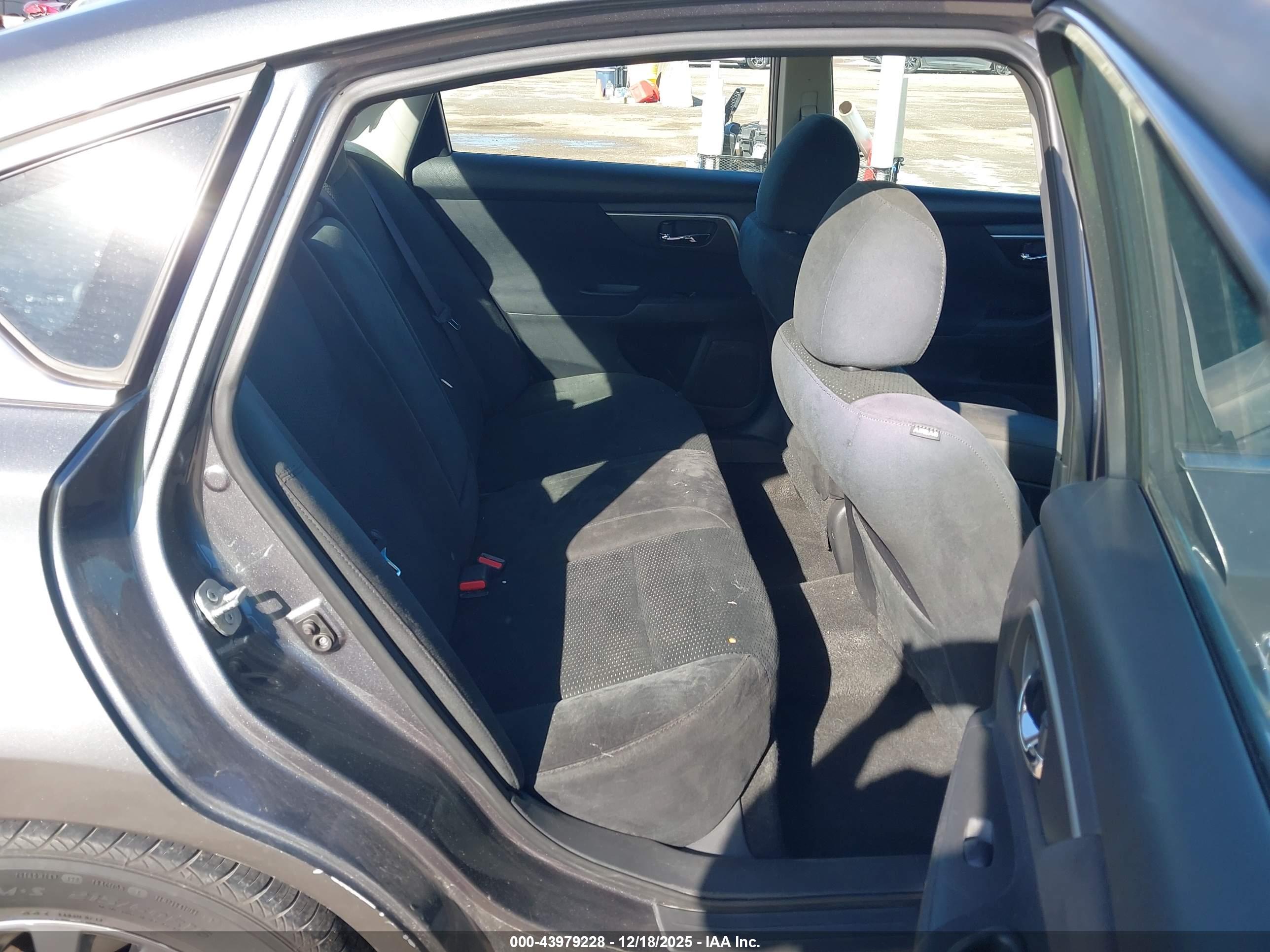 NISSAN ALTIMA image 8