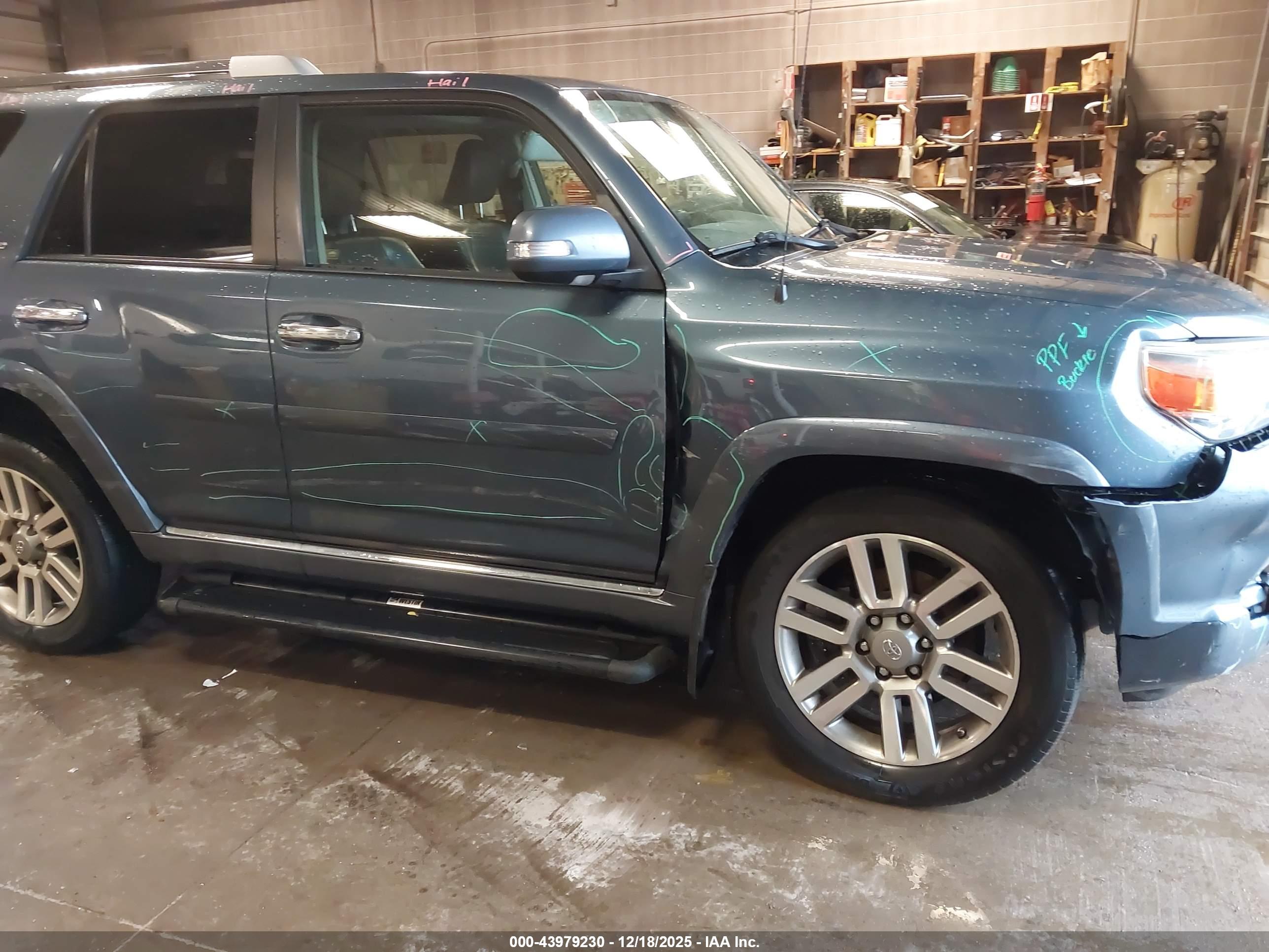 TOYOTA 4RUNNER image 6