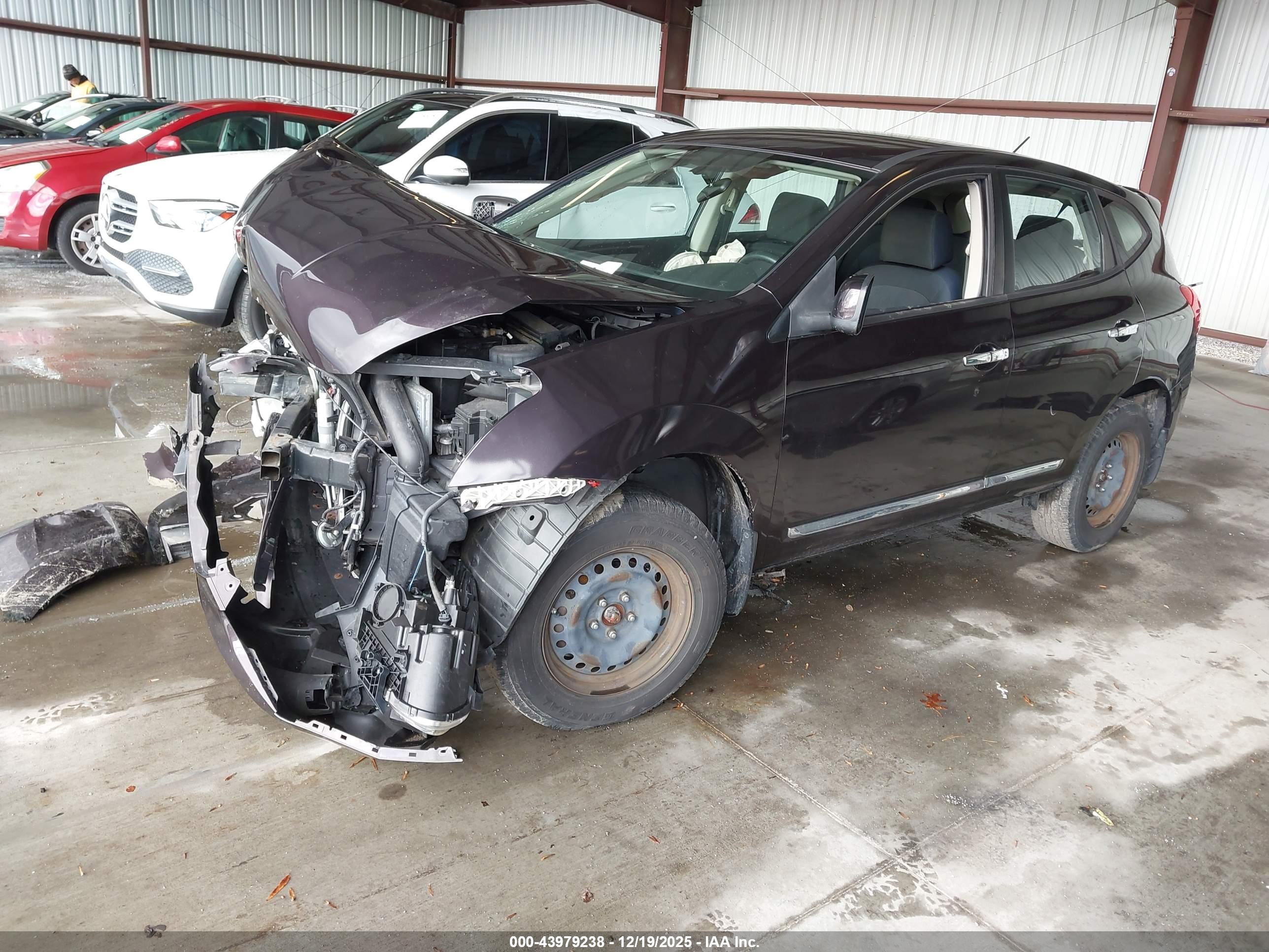 NISSAN ROGUE image 2