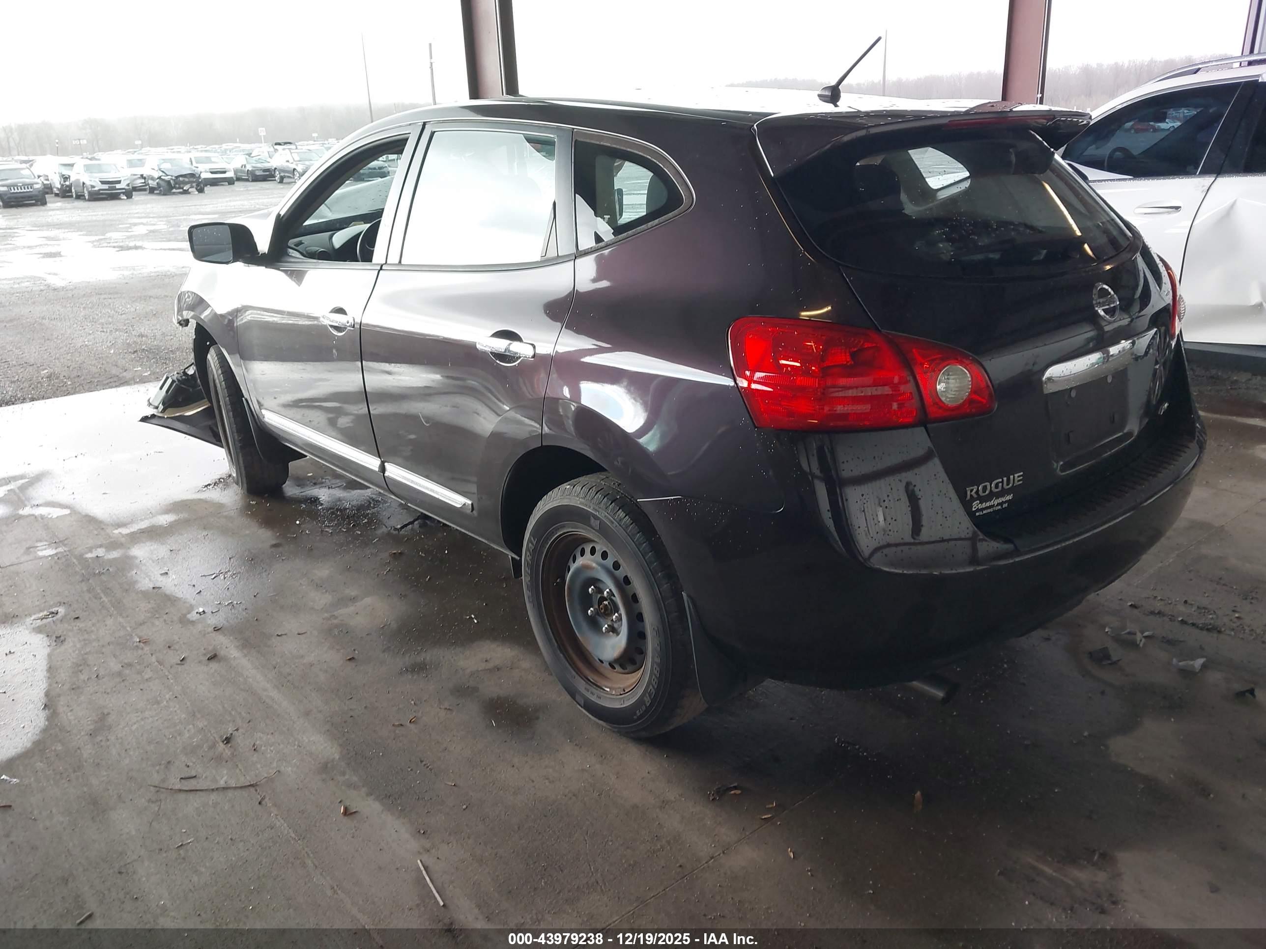 NISSAN ROGUE image 3