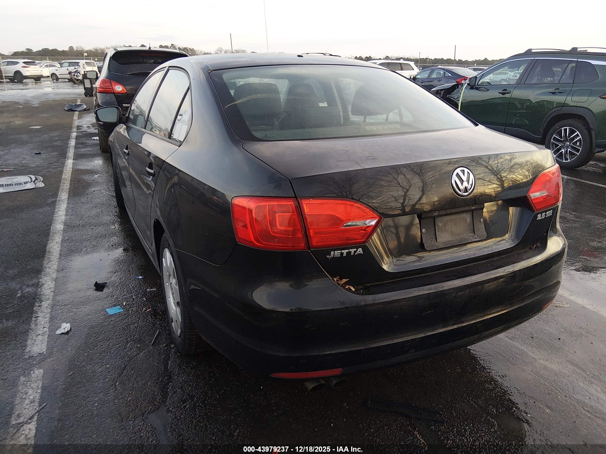 VOLKSWAGEN JETTA image 3