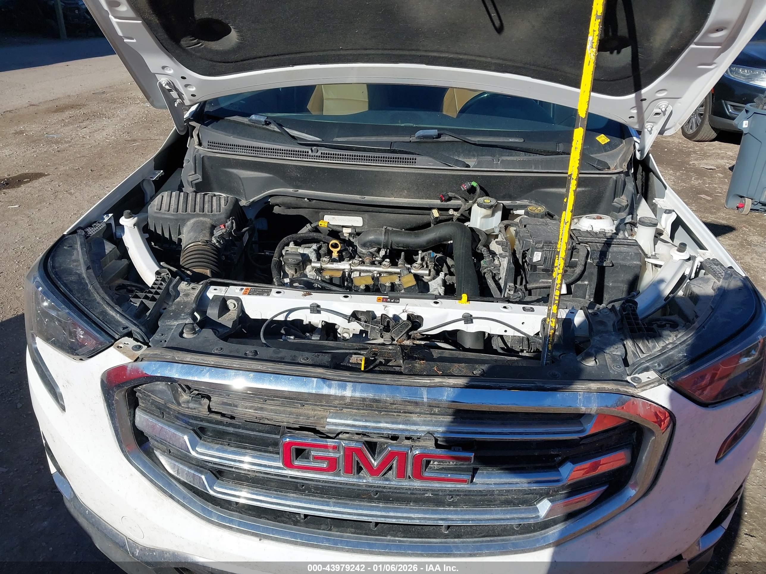 GMC TERRAIN image 10
