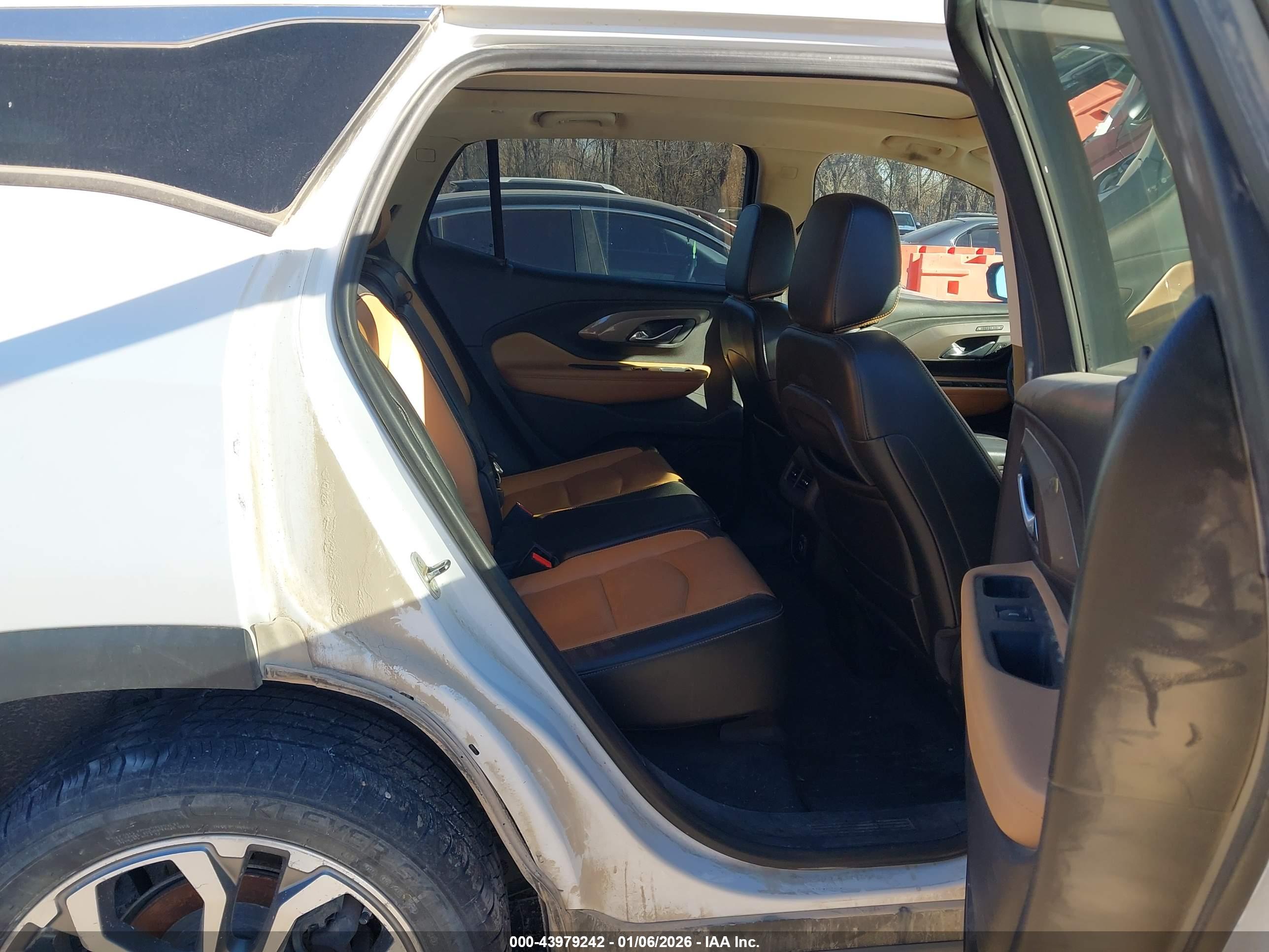 GMC TERRAIN image 8