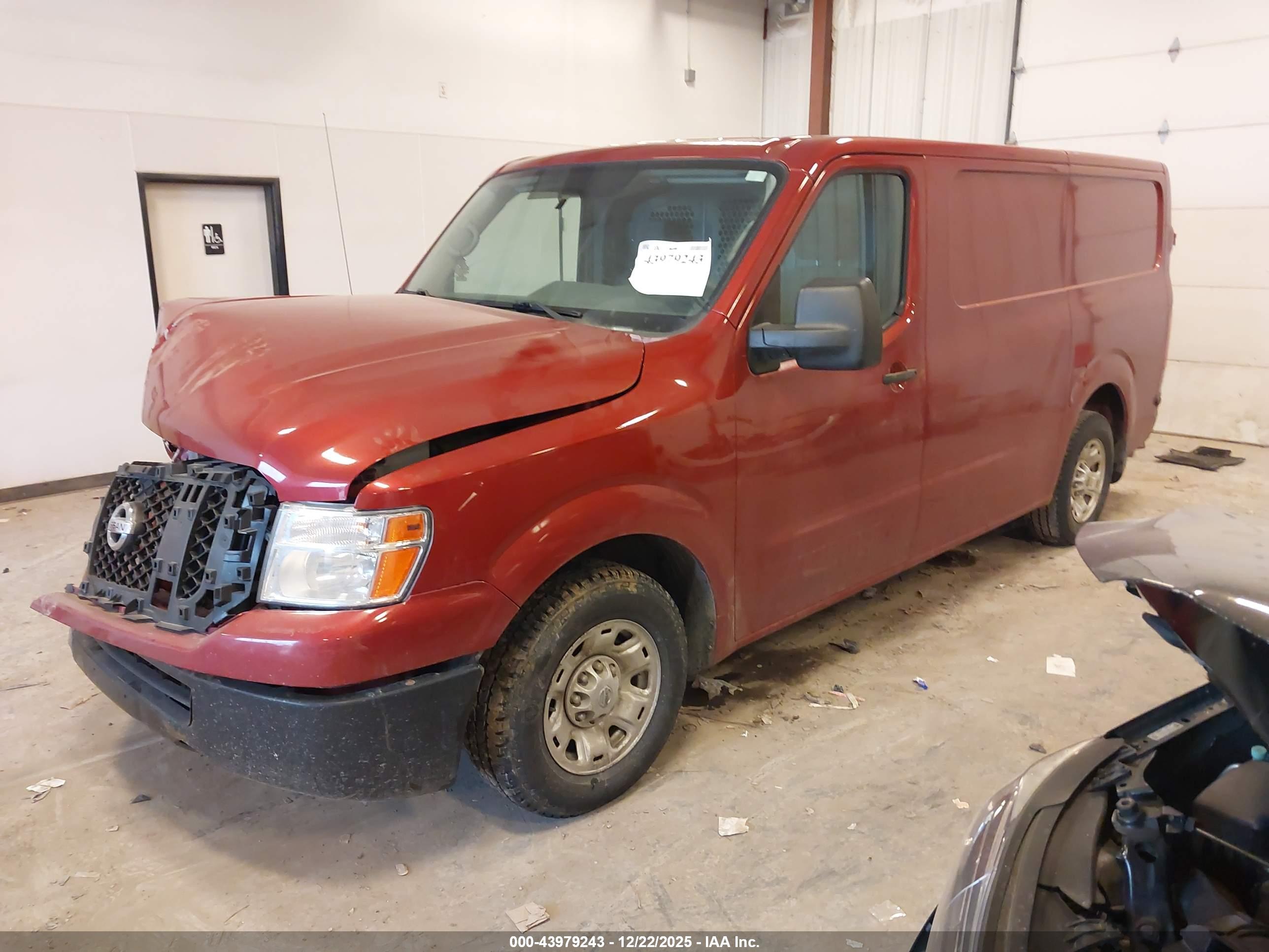 NISSAN NV image 2