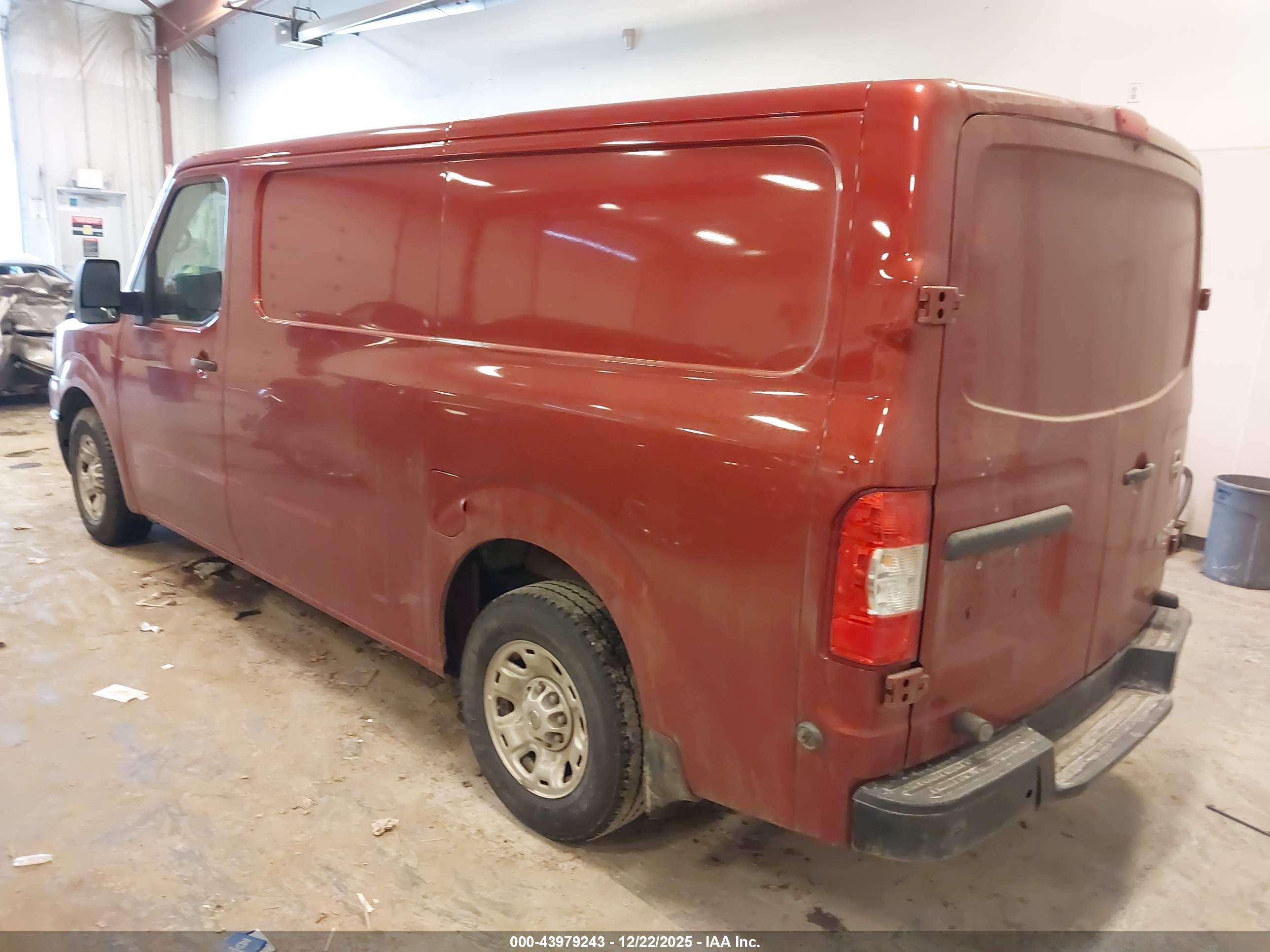 NISSAN NV image 3