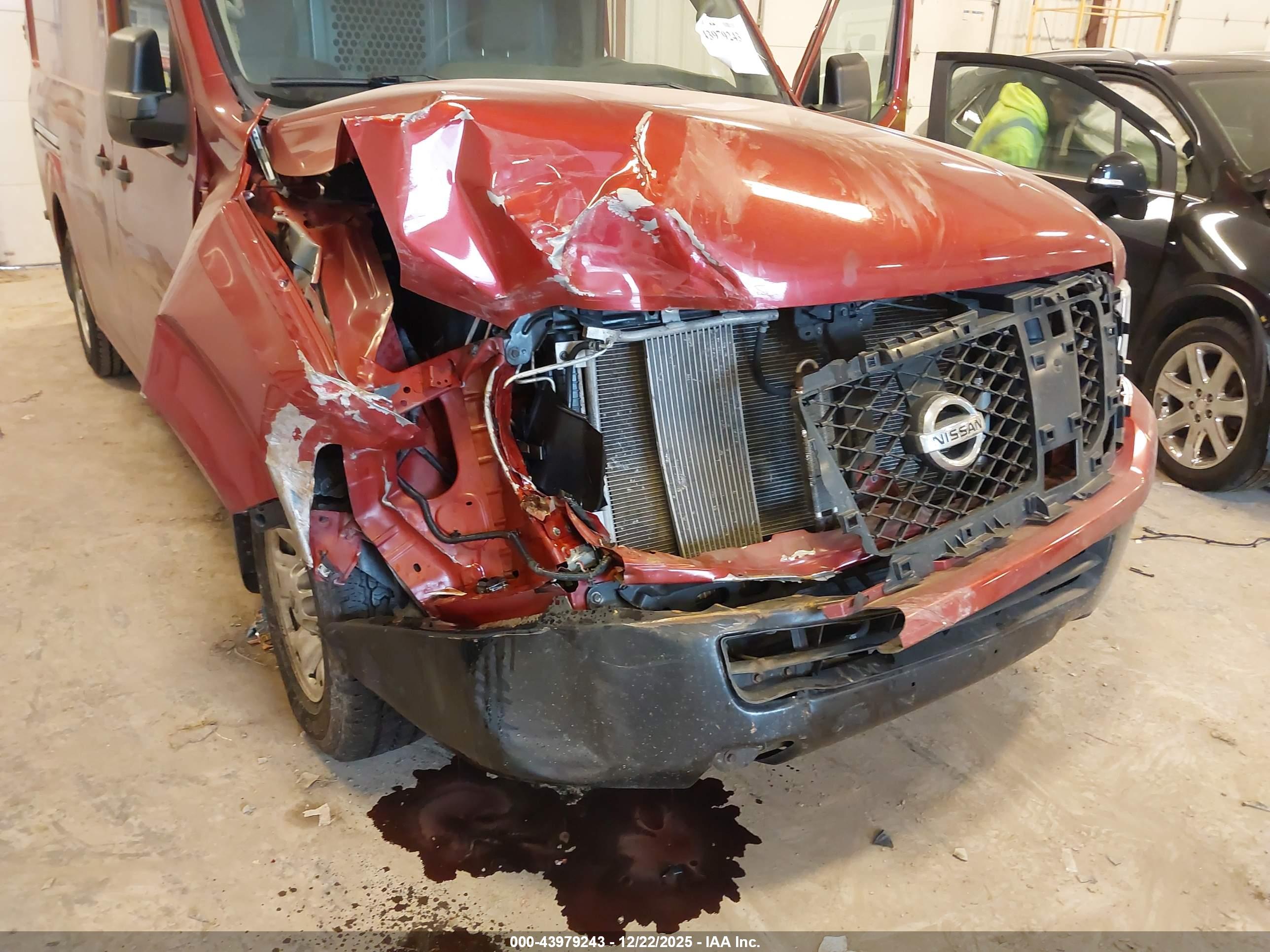 NISSAN NV image 6