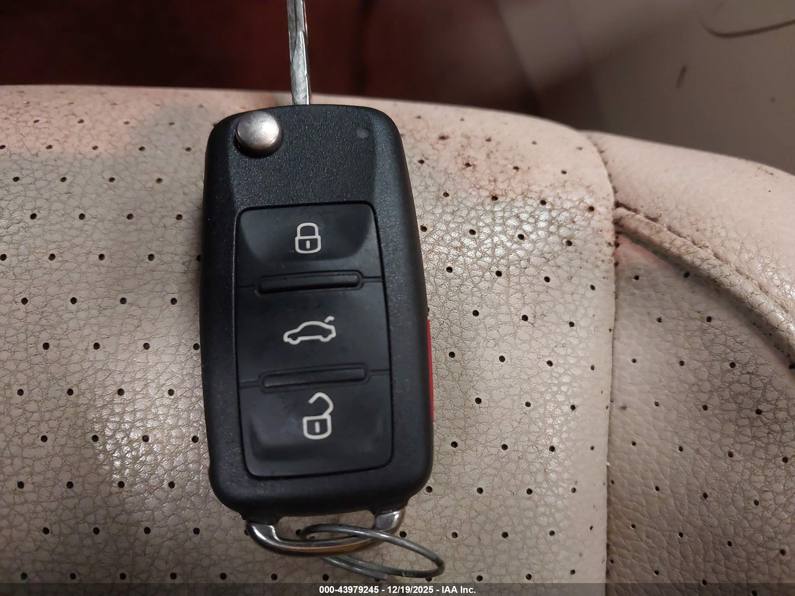 VOLKSWAGEN EOS image 11