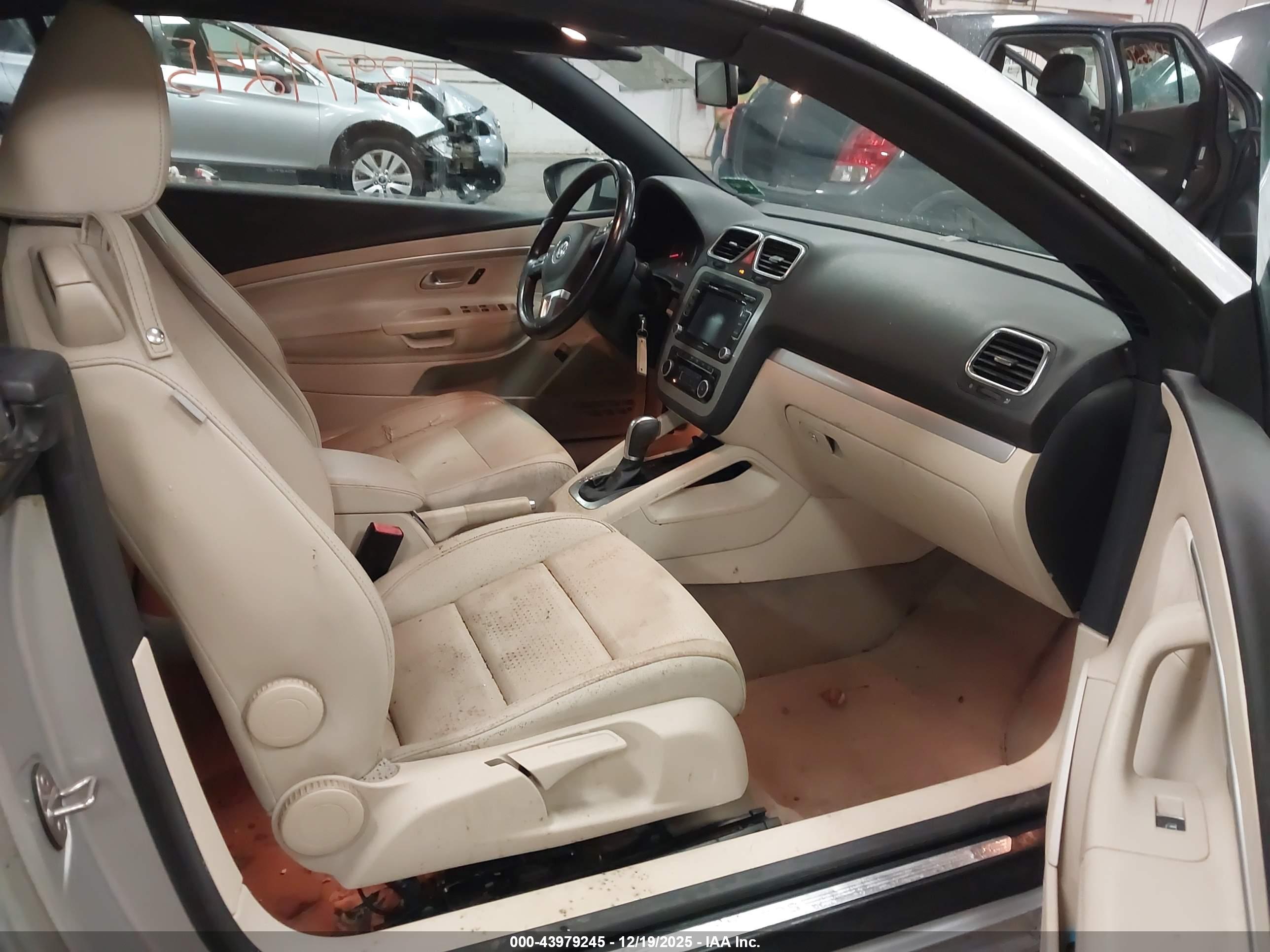 VOLKSWAGEN EOS image 5